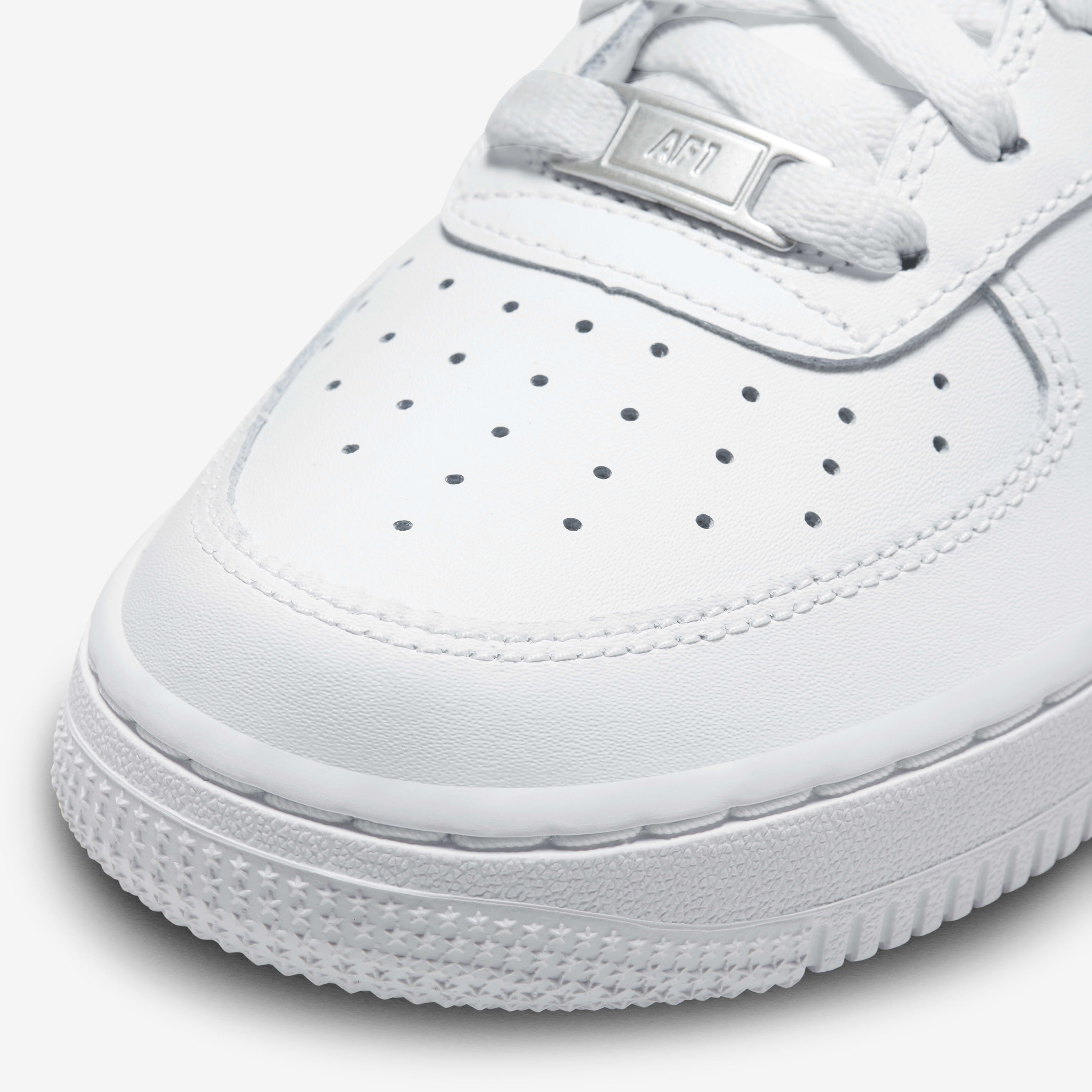 Buy Nike Air Force 1 LE Older Kids Shoe Nike Saudi Official