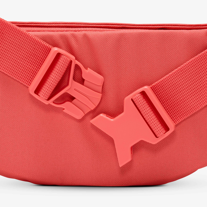 نايكي هيرتج image number 5 نايكي هيرتج image number 5