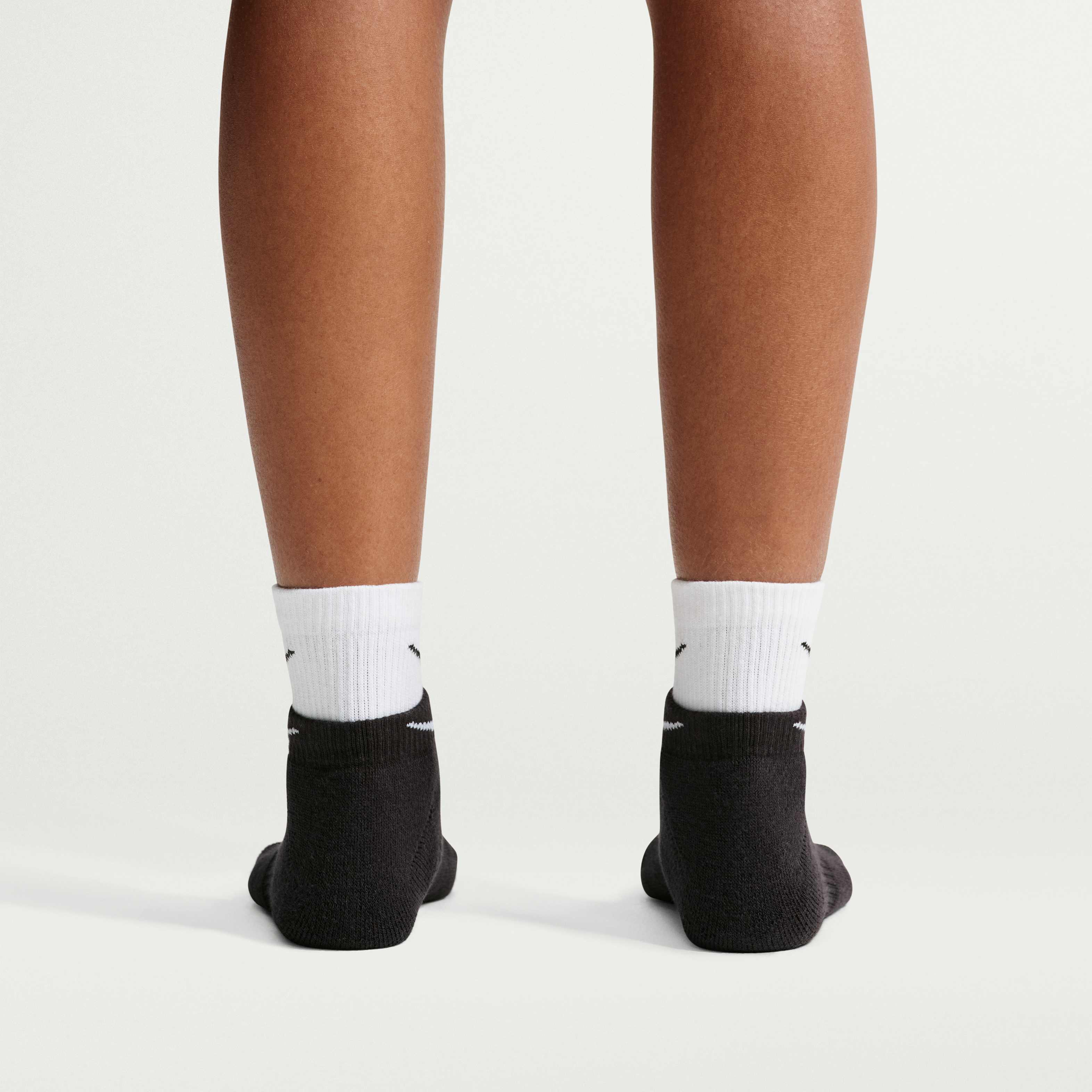 Nike Everyday Plus Cushioned image number 2