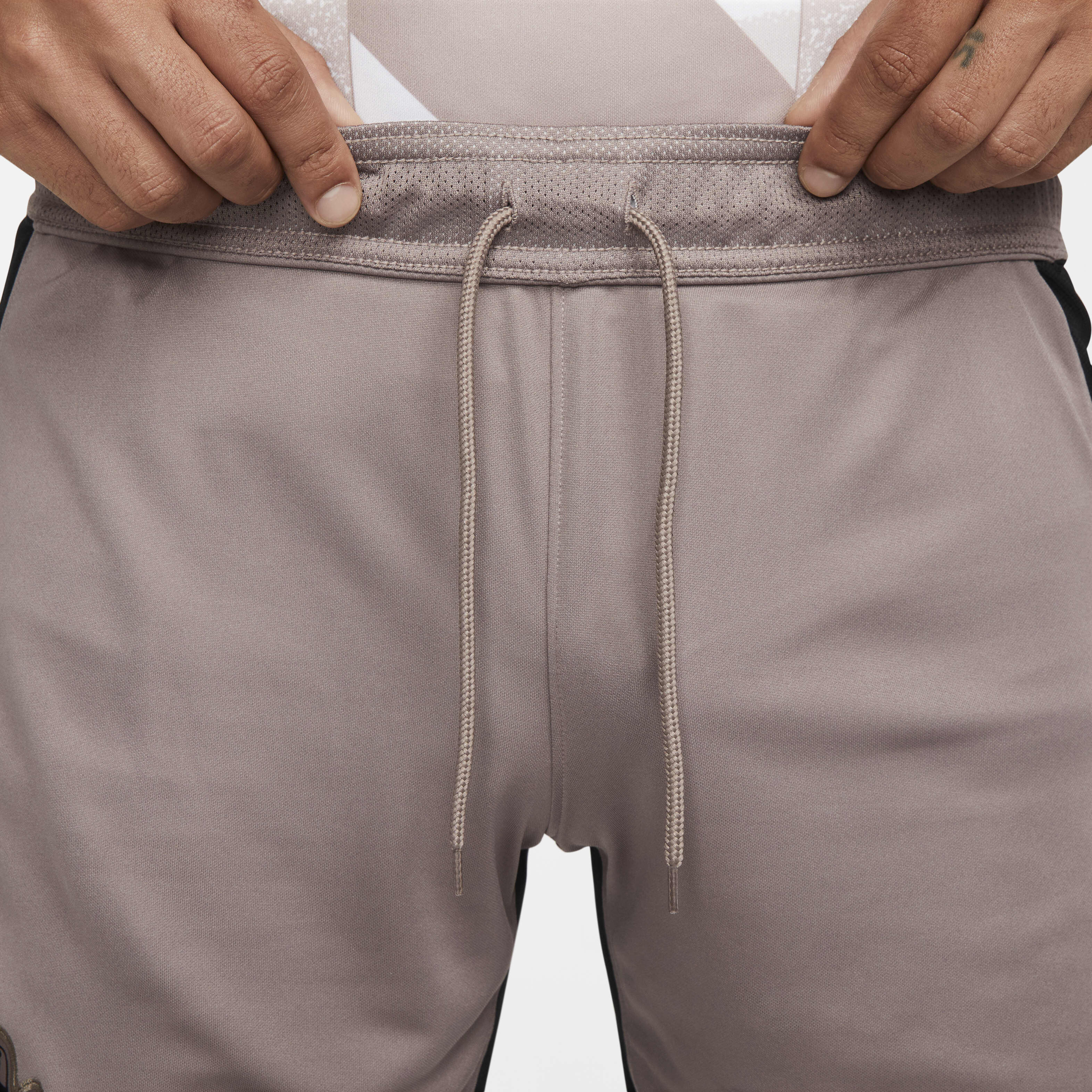 توتنهام هوتسبير 2023/24 ستيديوم البديل image number 3