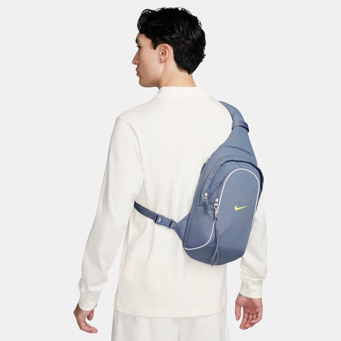 Nike Sportswear Essentials image number 0 Nike Sportswear Essentials image number 0