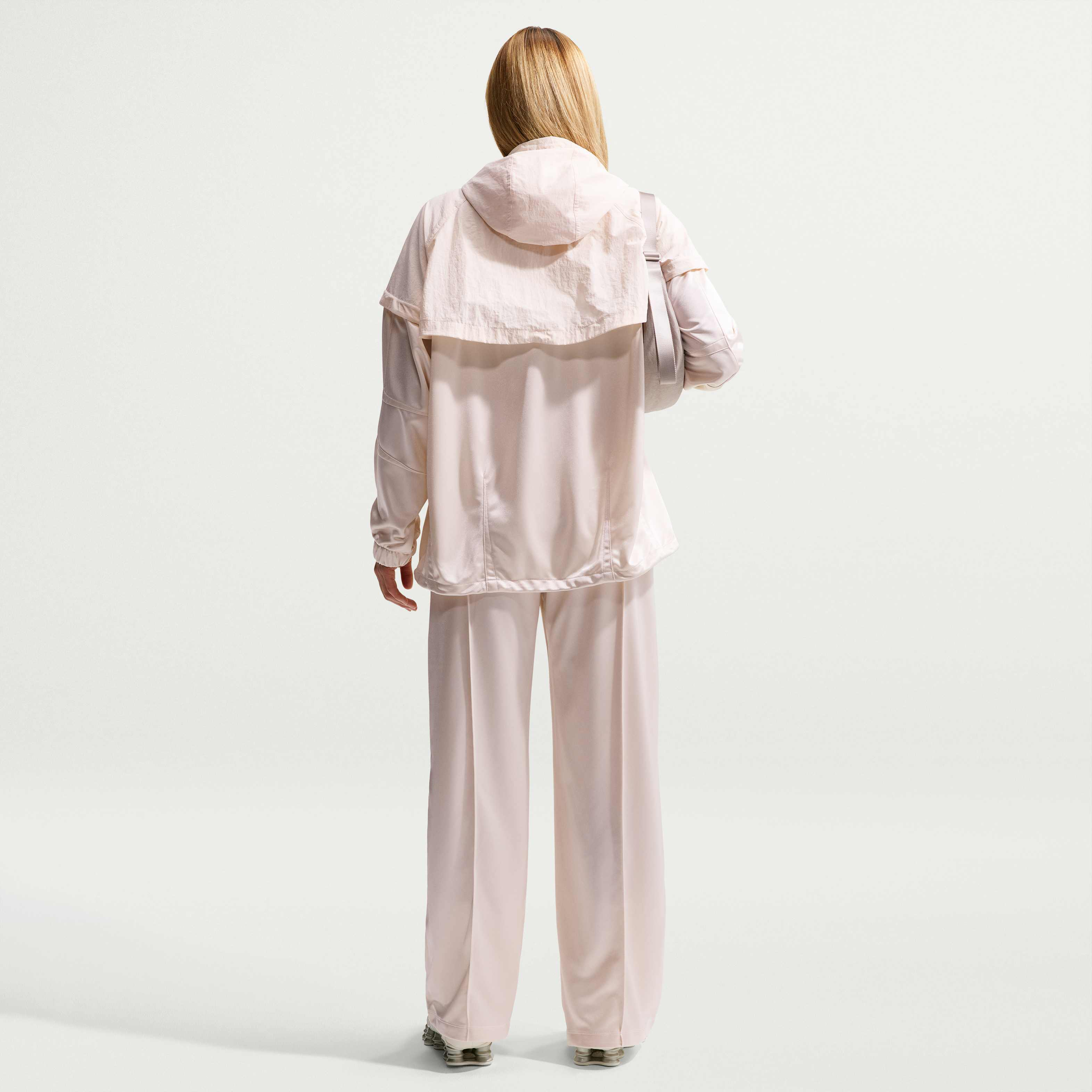 نايكي سبورتسوير image number 4