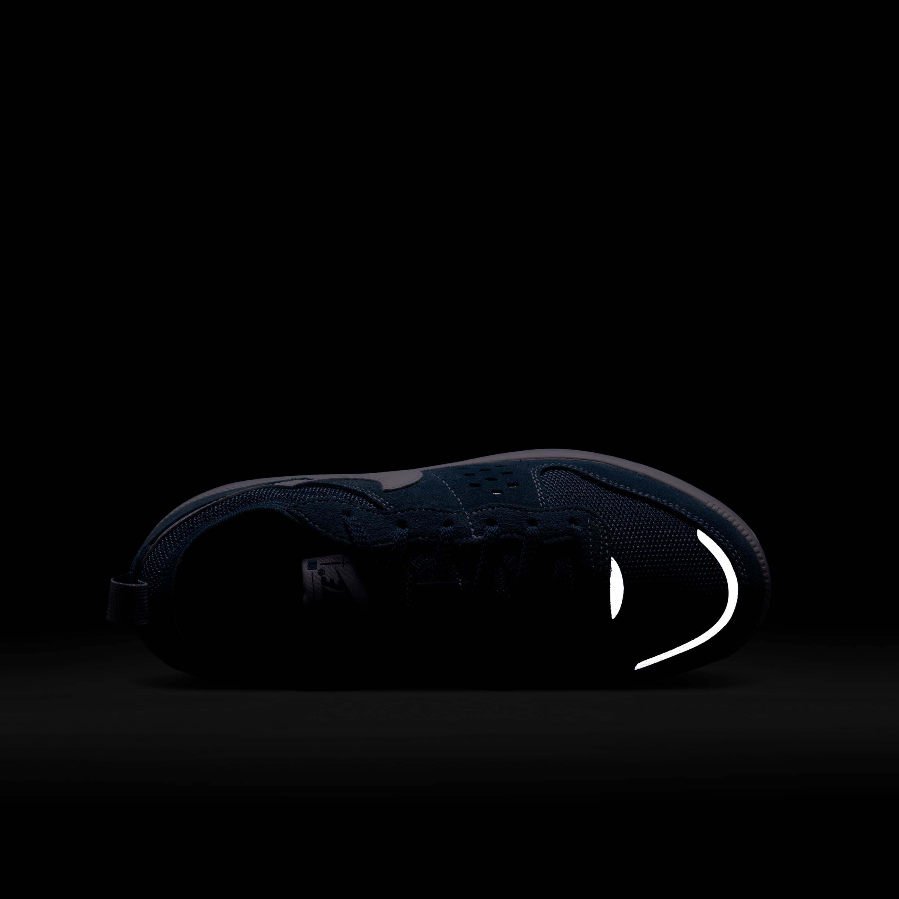 Nike C1TY 'Phone Booth' image number 8