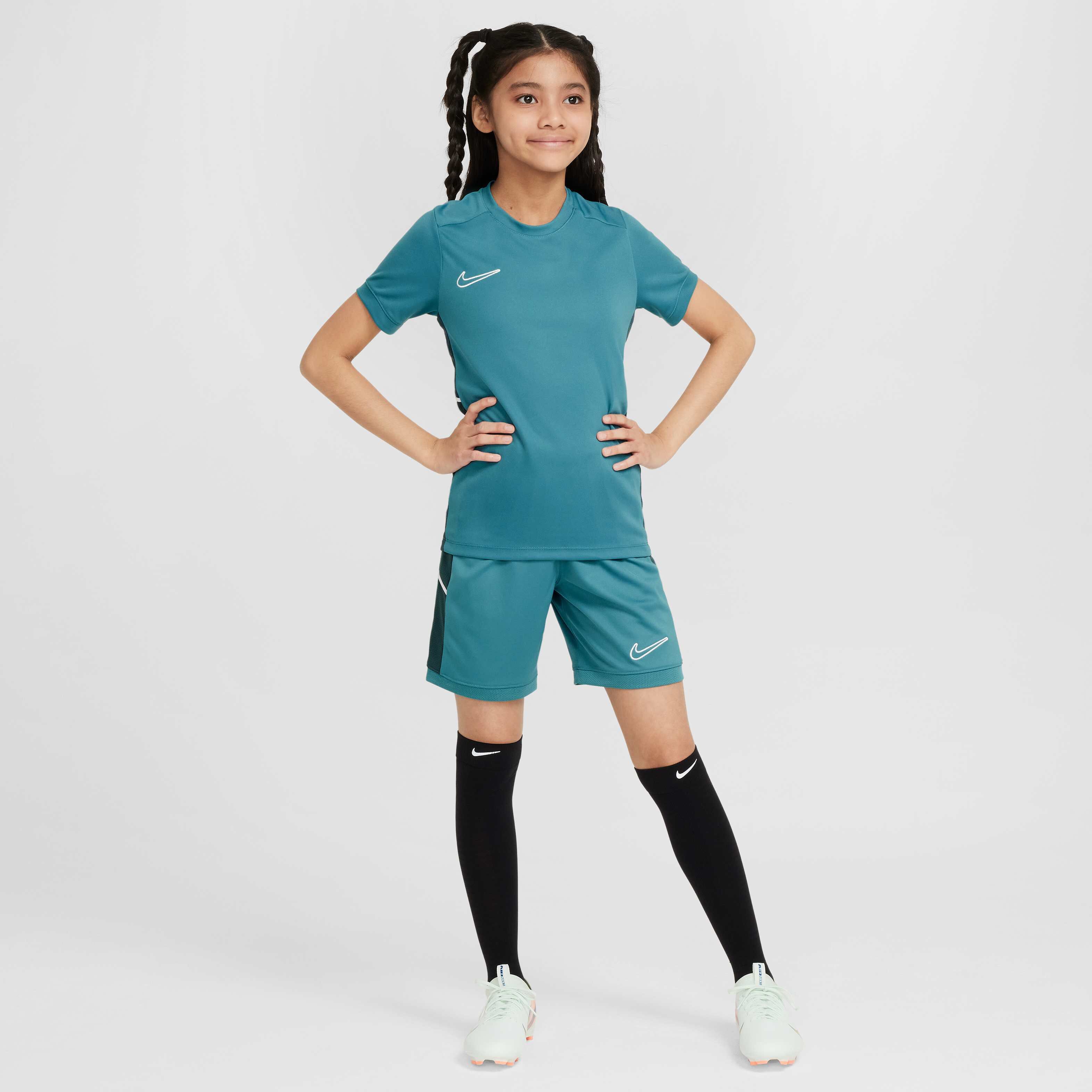 نايكي أكاديمي image number 5