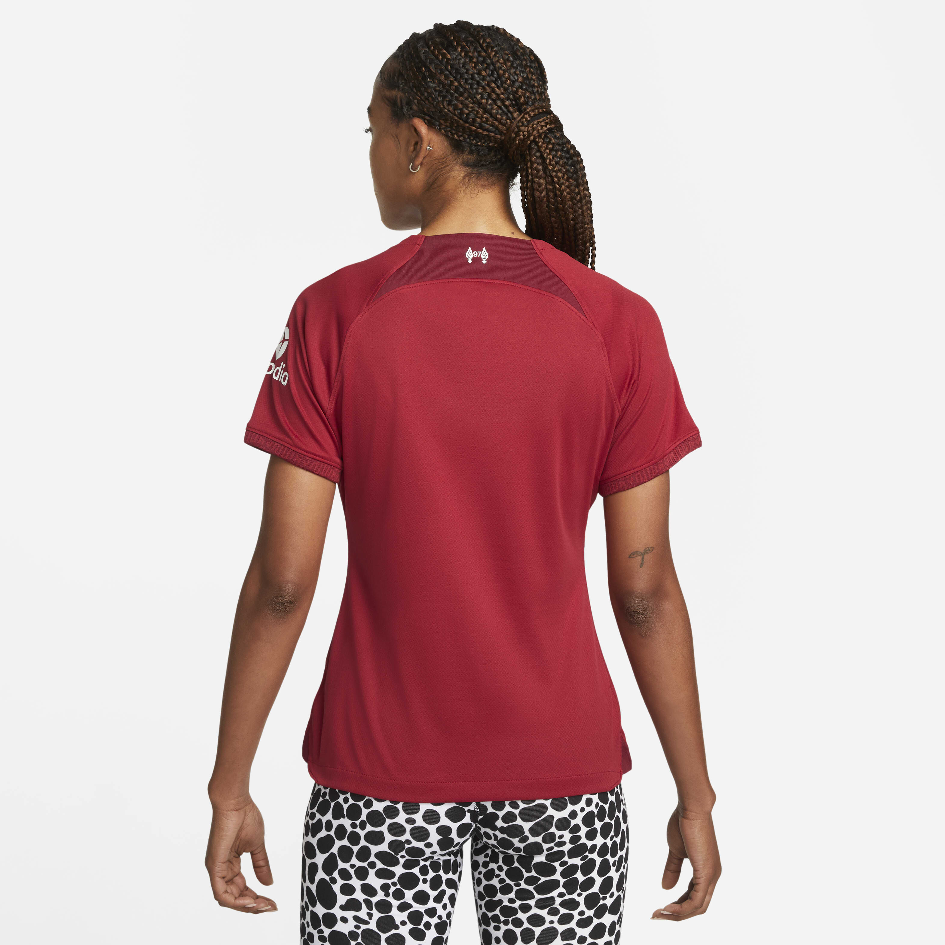 ليفربول 2022/23 ستيديوم الأساسي image number 1