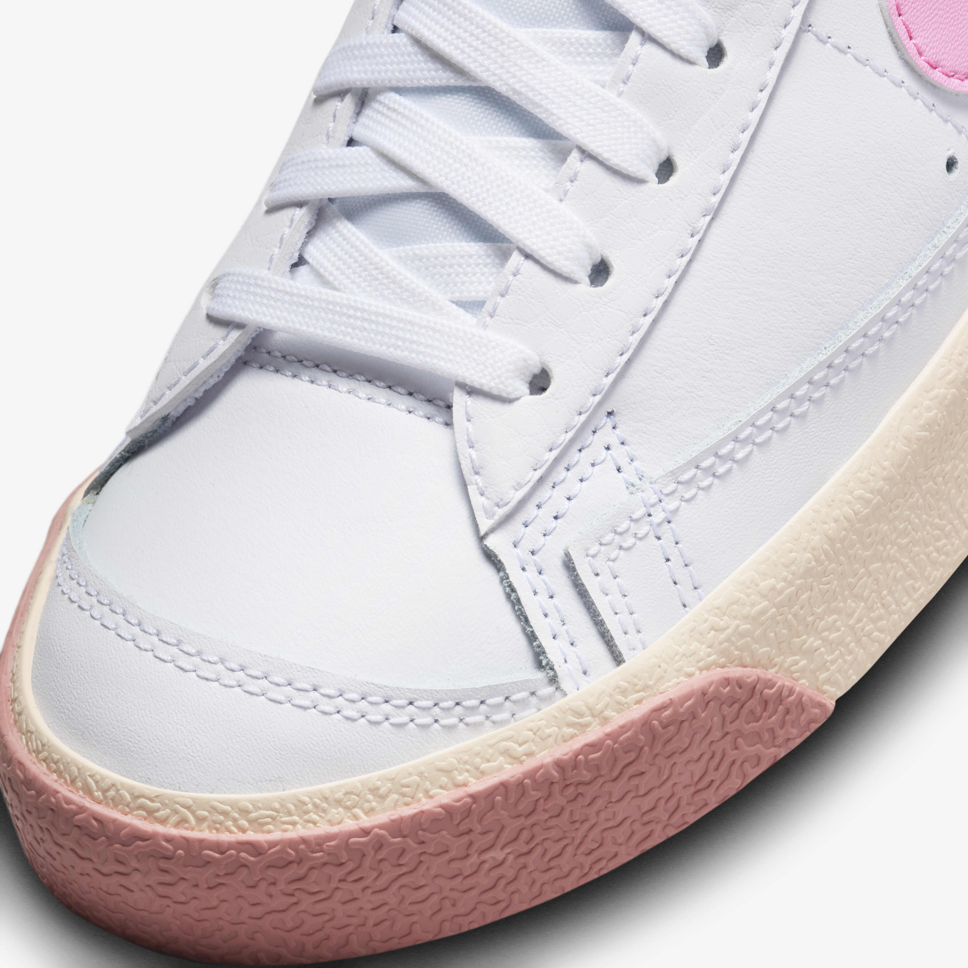 Nike Blazer Mid '77 image number 6