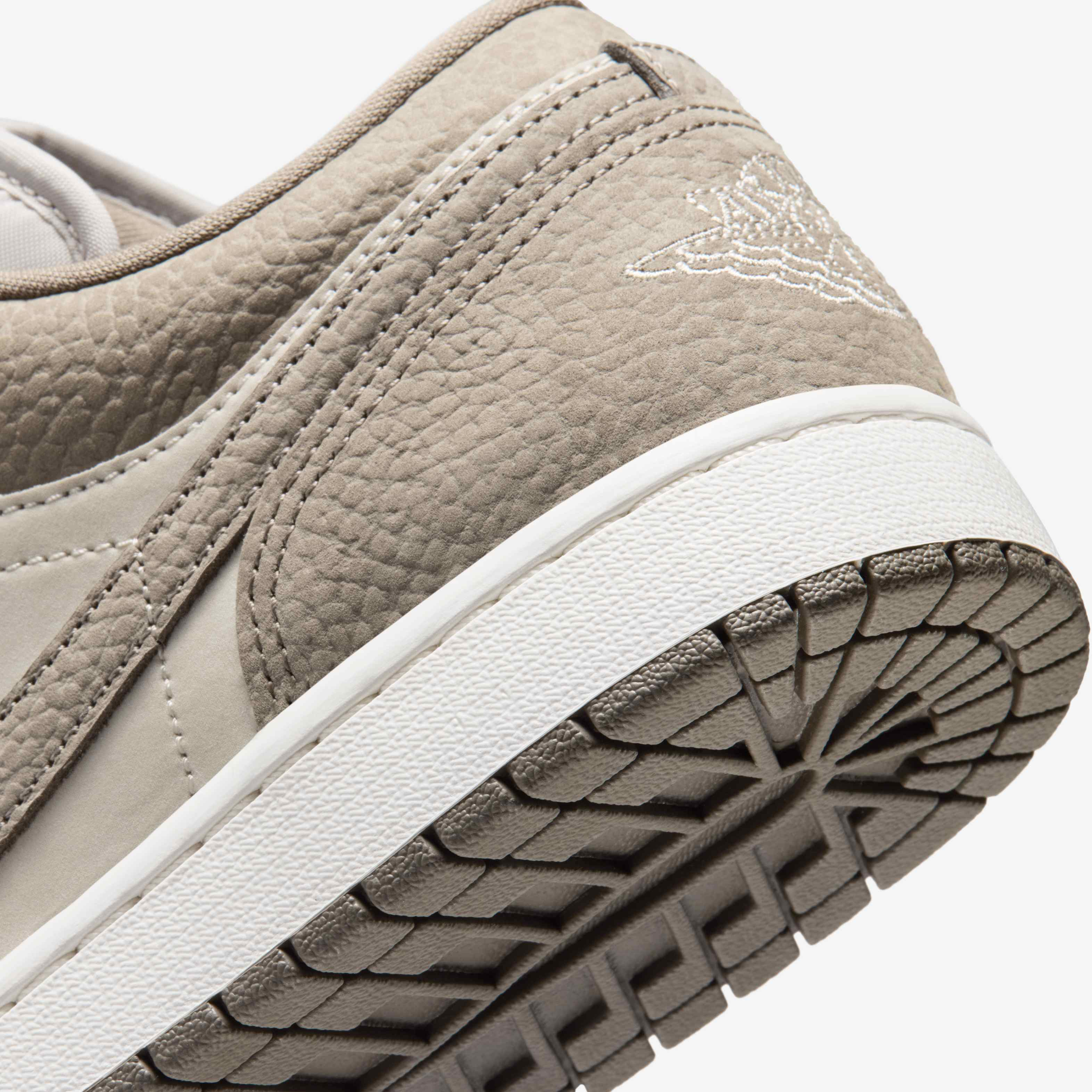 Air Jordan 1 Low image number 7