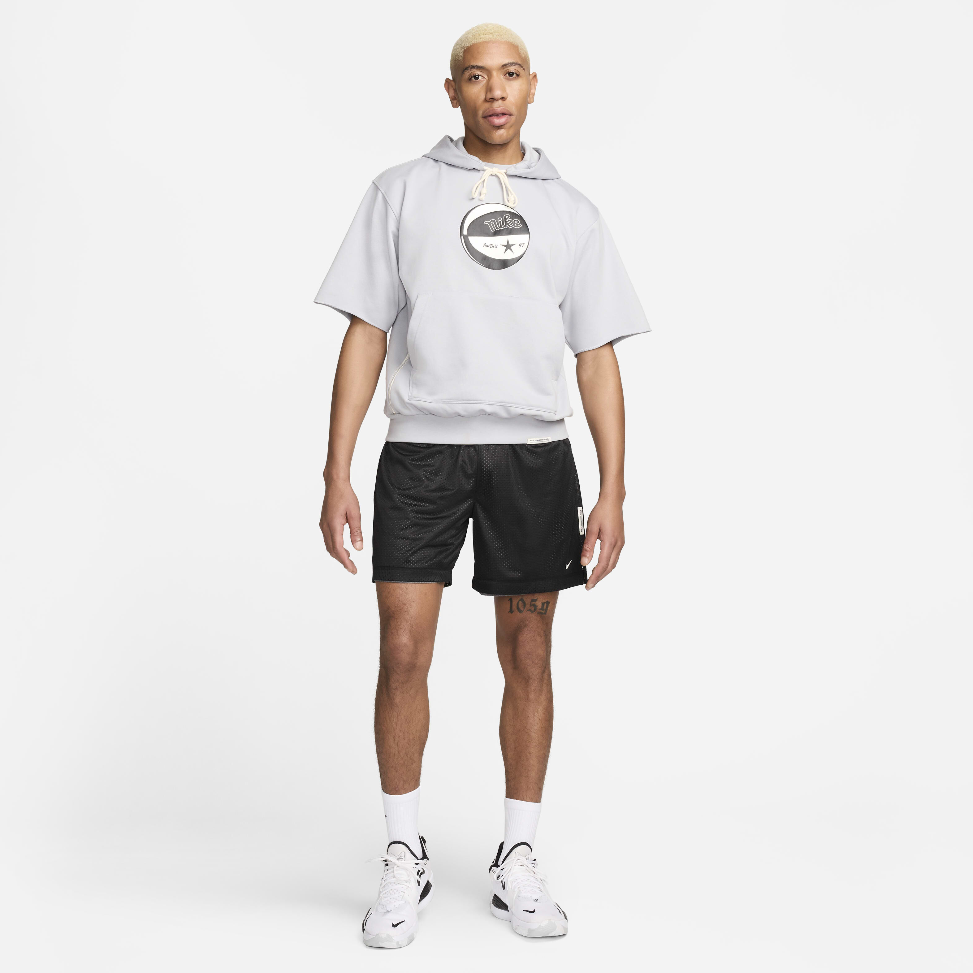 Nike Standard Issue image number 9