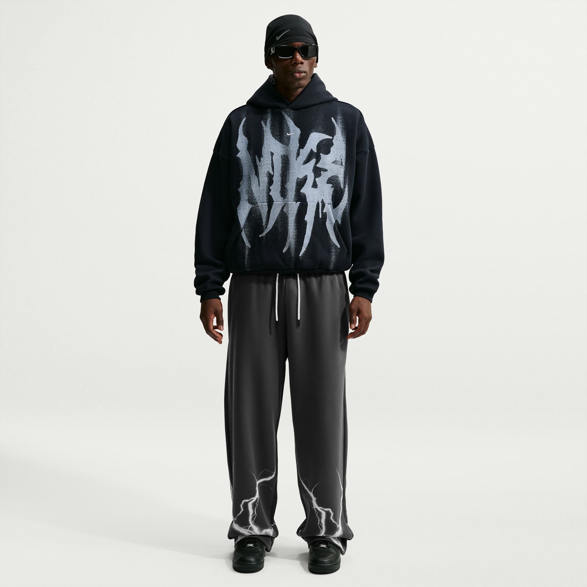 Nike Standard Issue image number 0