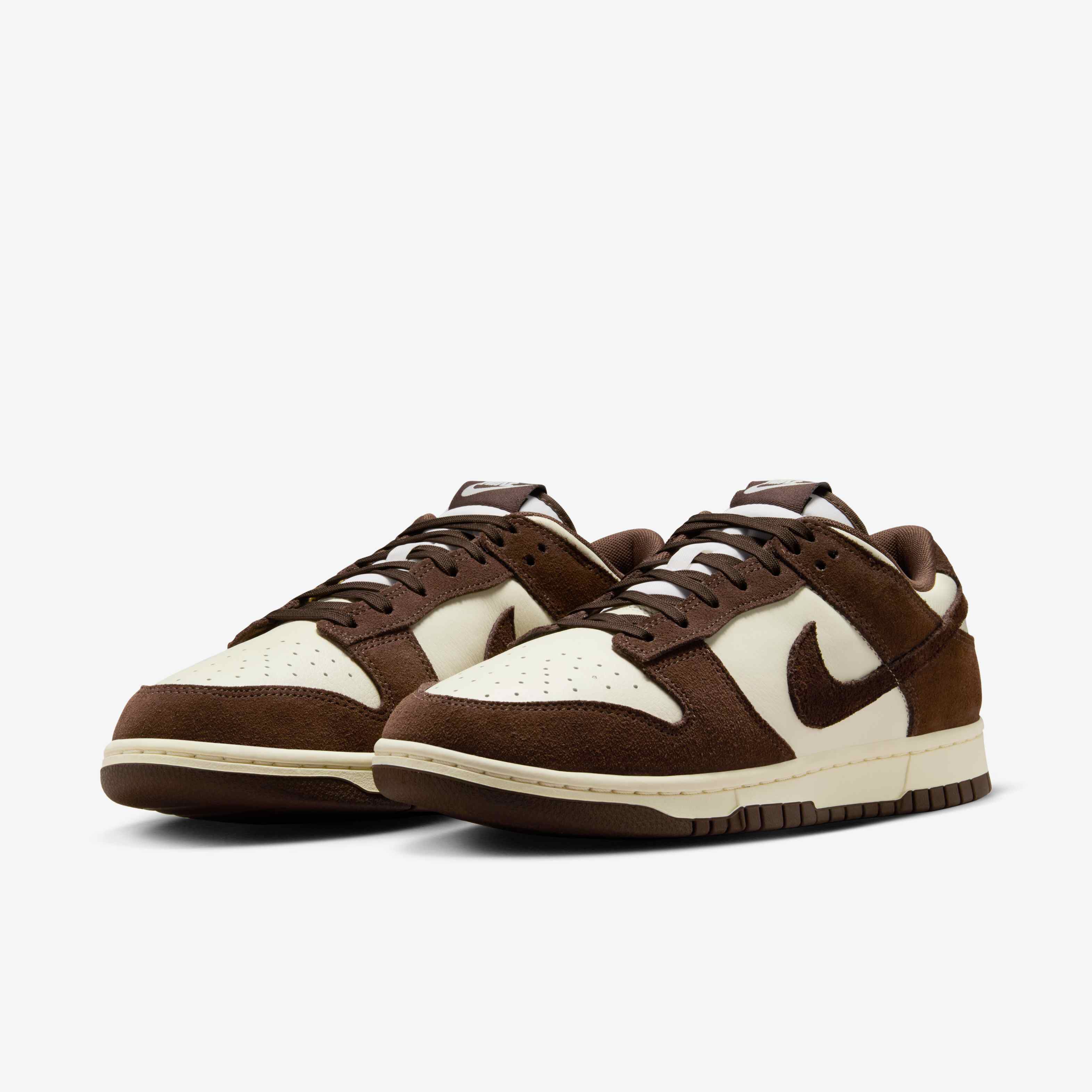 Nike Dunk Low Retro SE Leather/Suede image number 4