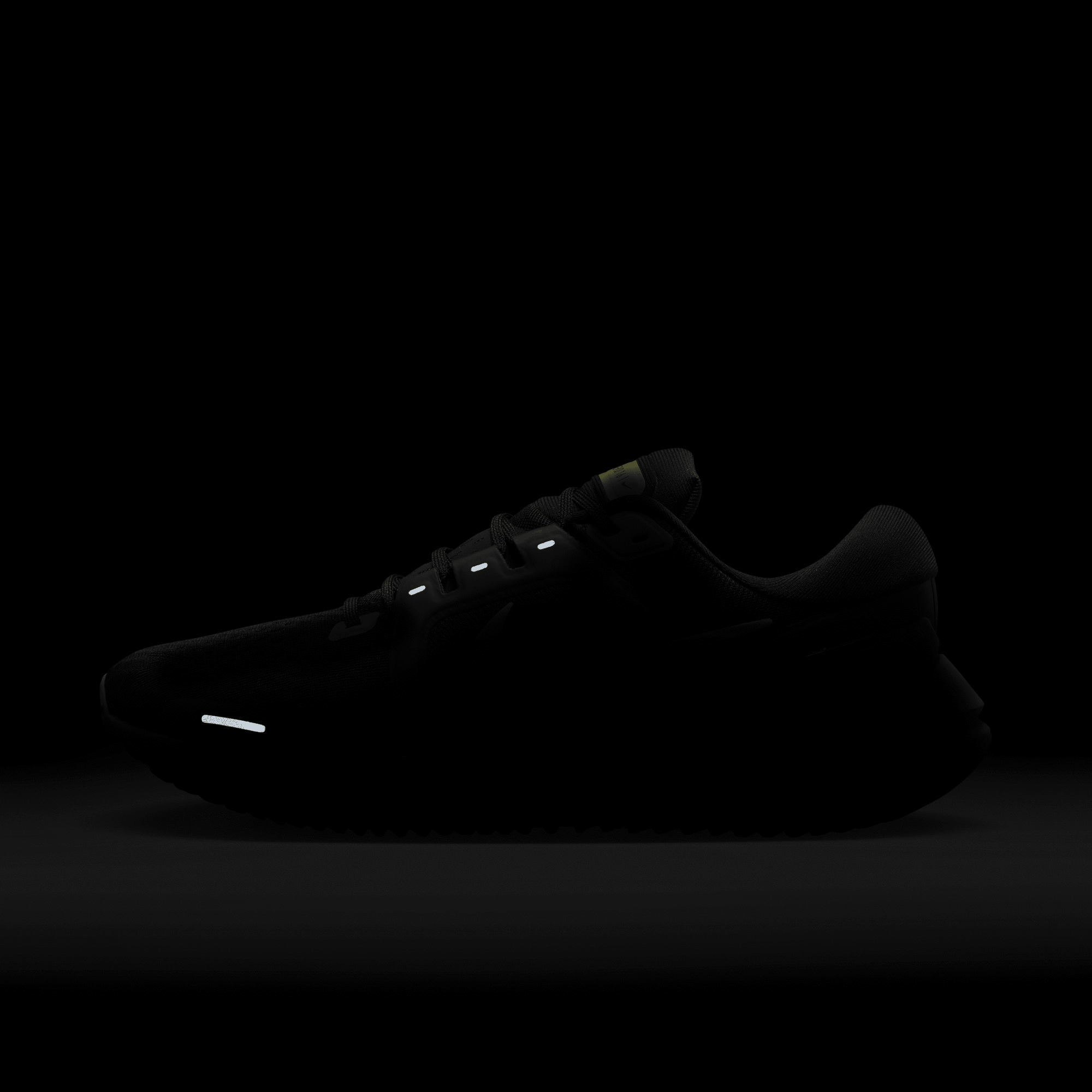 Shop Vomero 16 Men's Road Running Shoes | Nike KSA