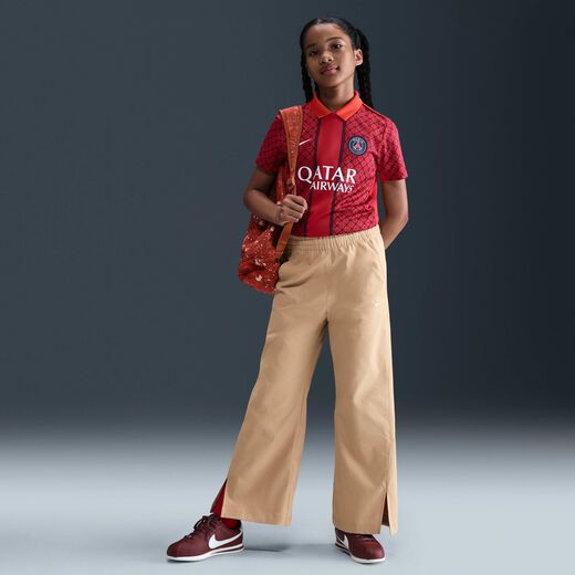 نايكي سبورتسوير