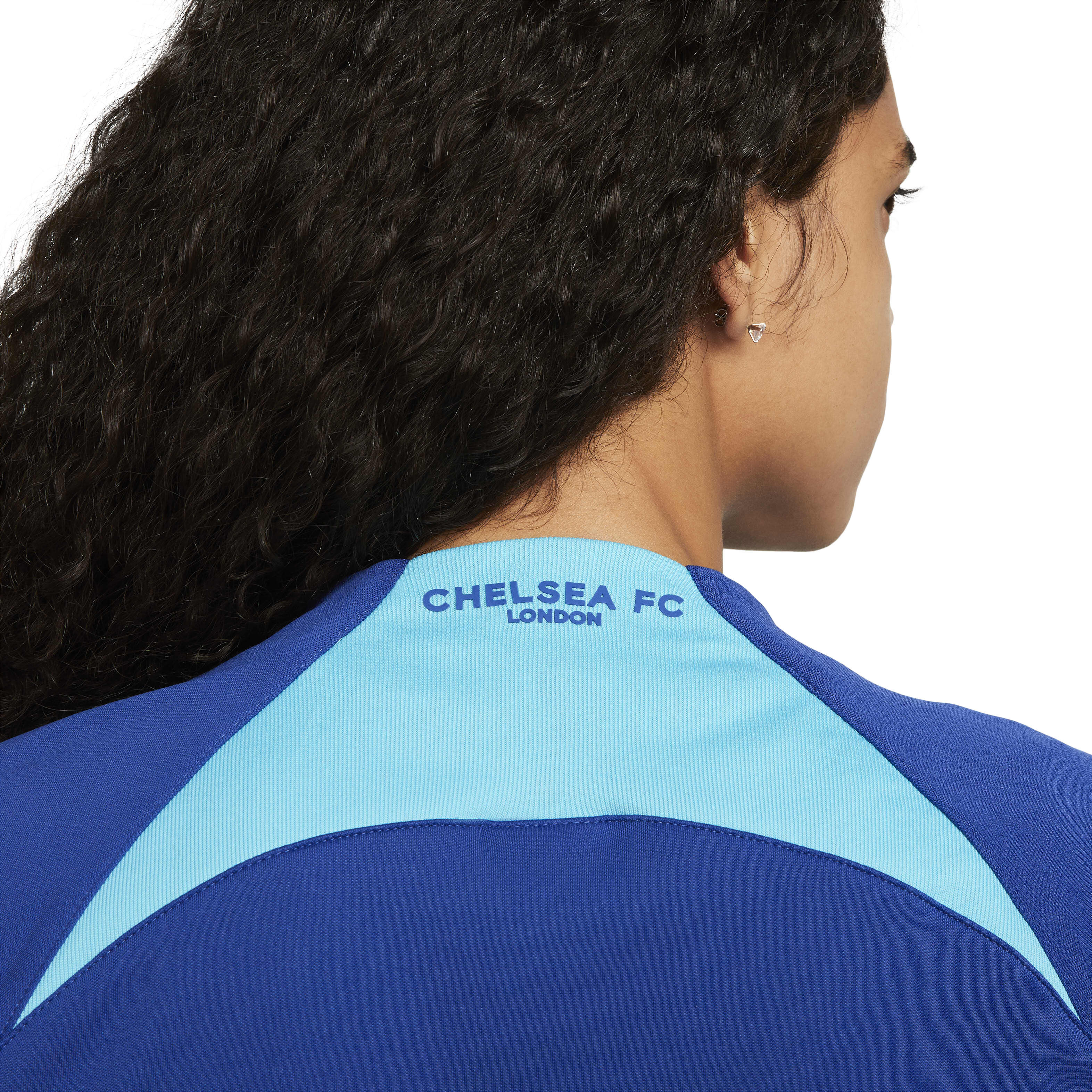 Chelsea F.C. Academy Pro image number 3