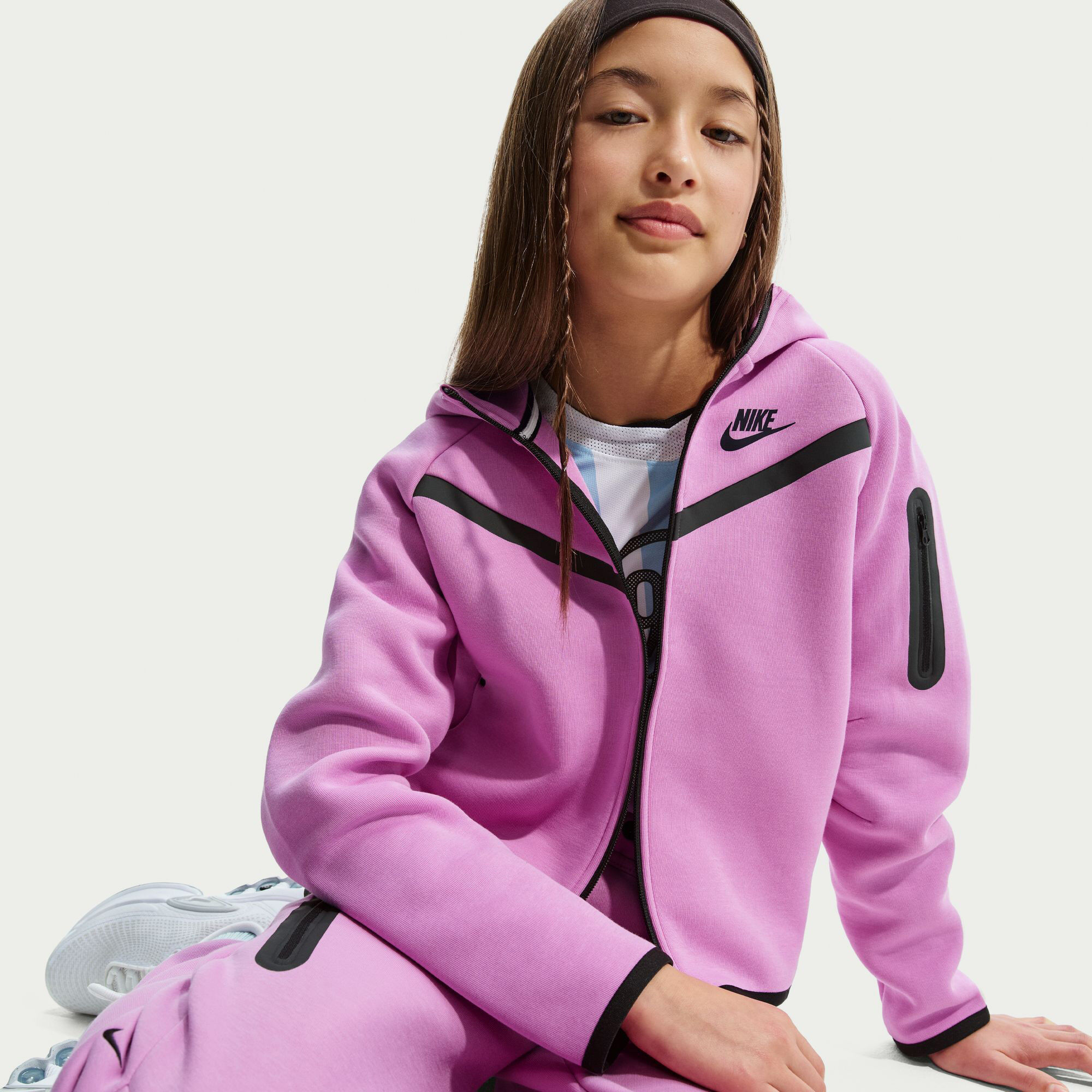 نايكي سبورتسوير تك فليس image number 3