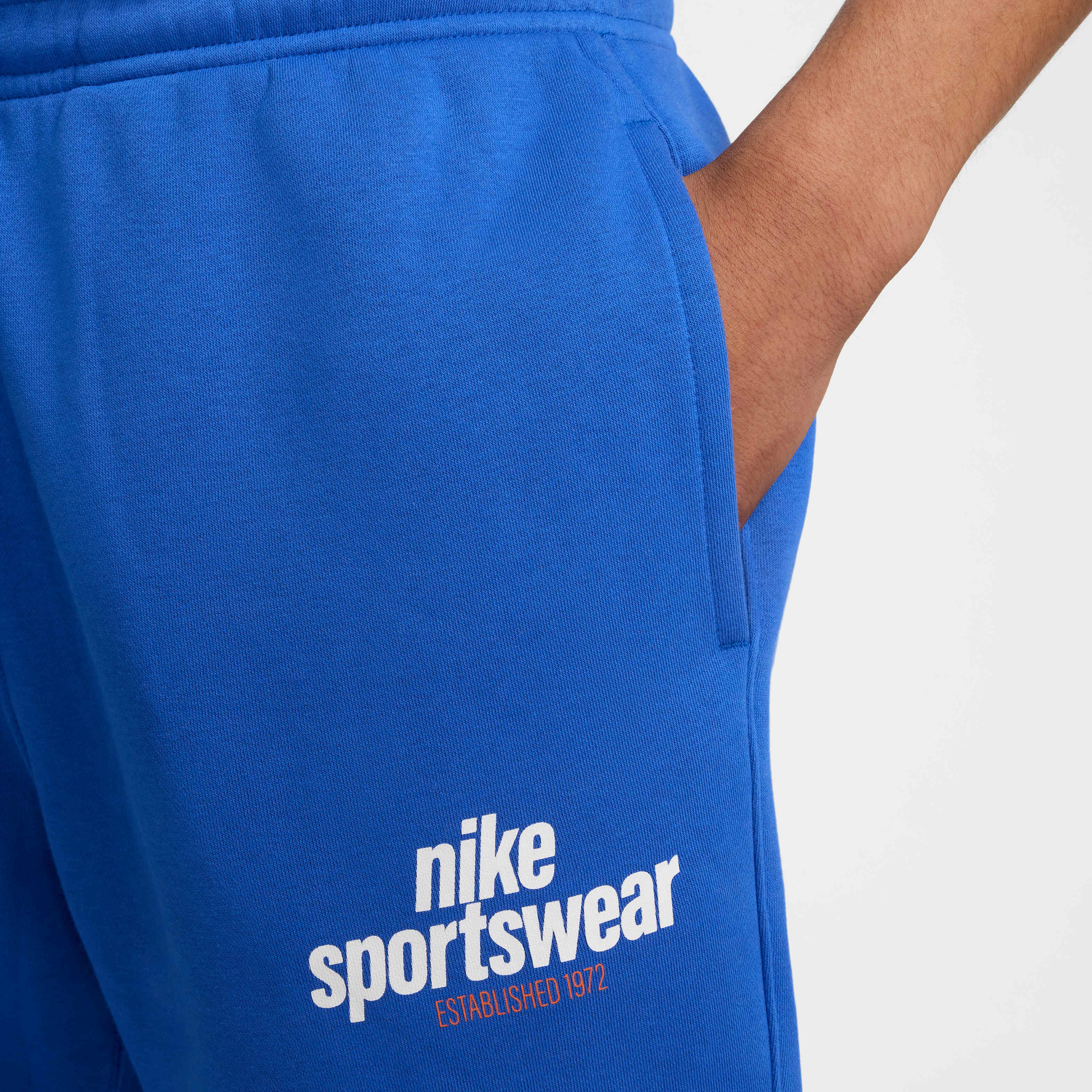 نايكي كلوب image number 2