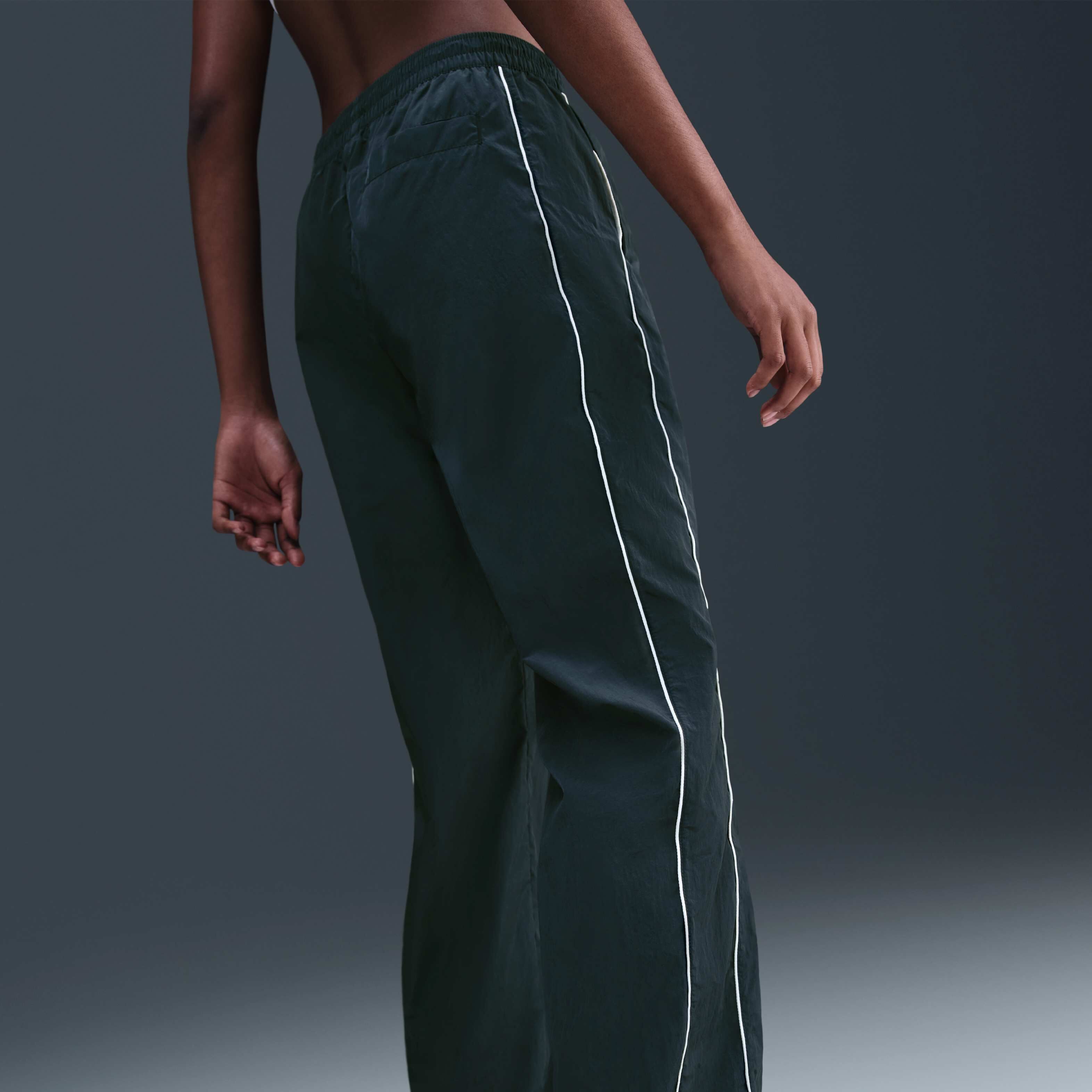 Nike Windrunner image number 2