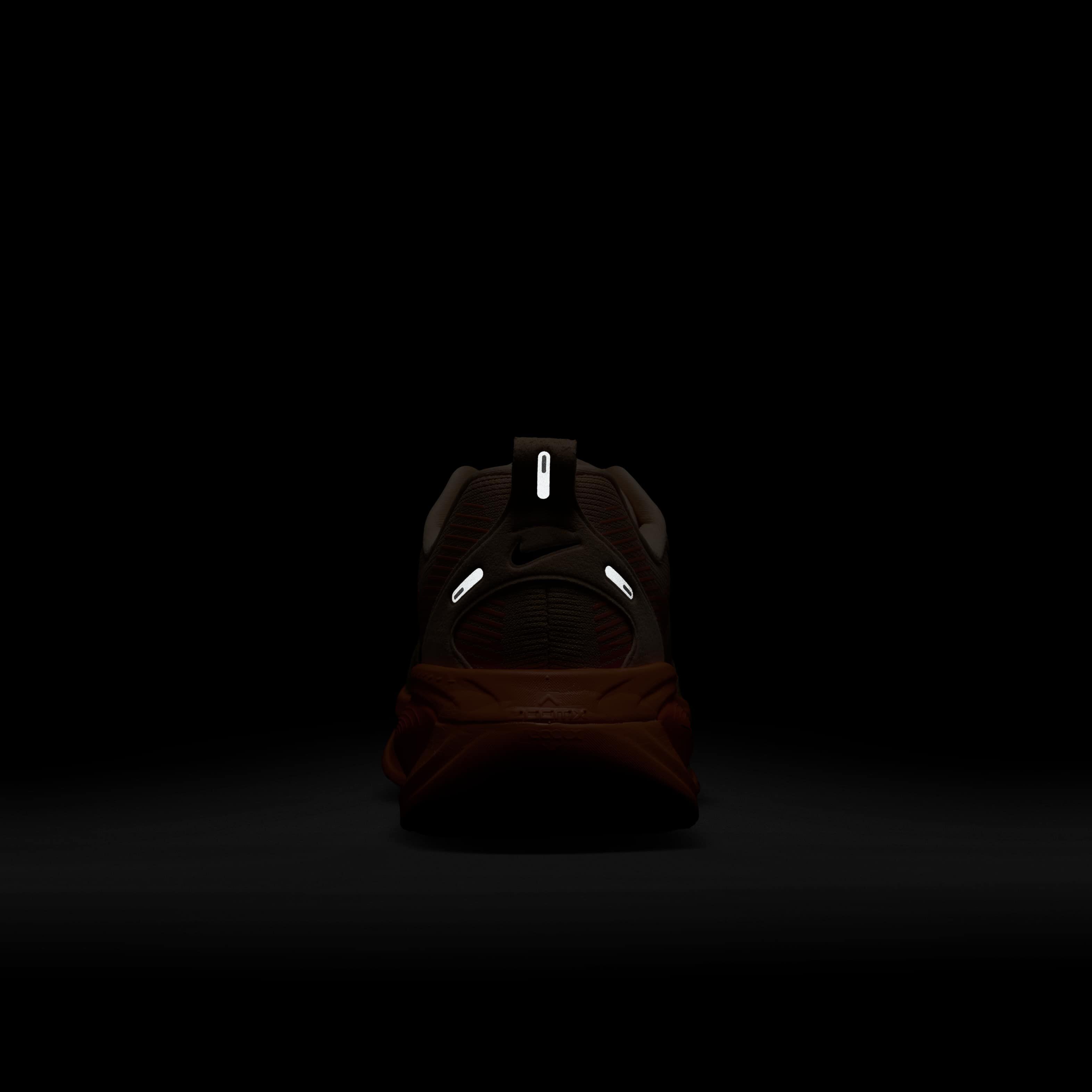 Nike Vomero 18 image number 8