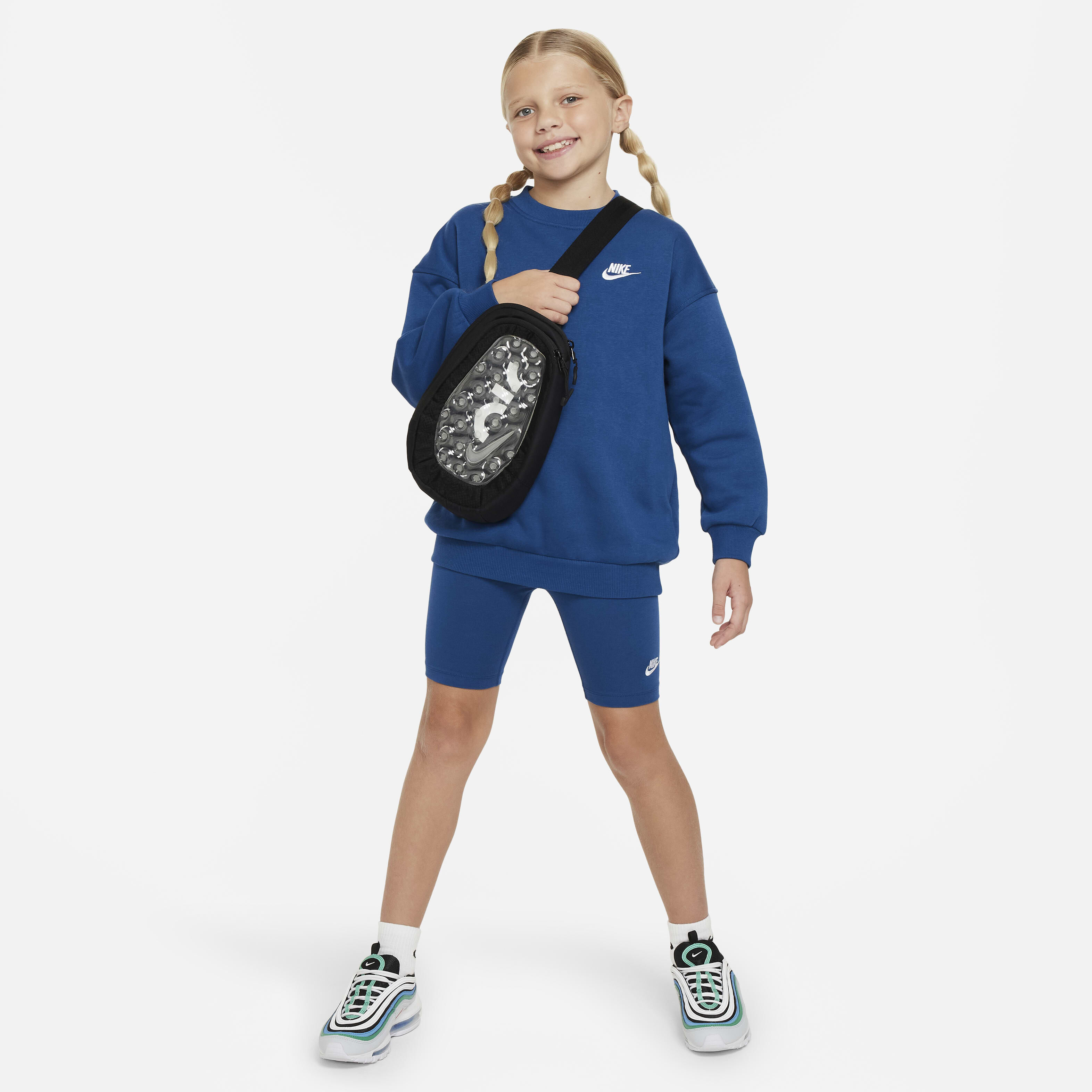 نايكي سبورتسوير كلوب فليس image number 3