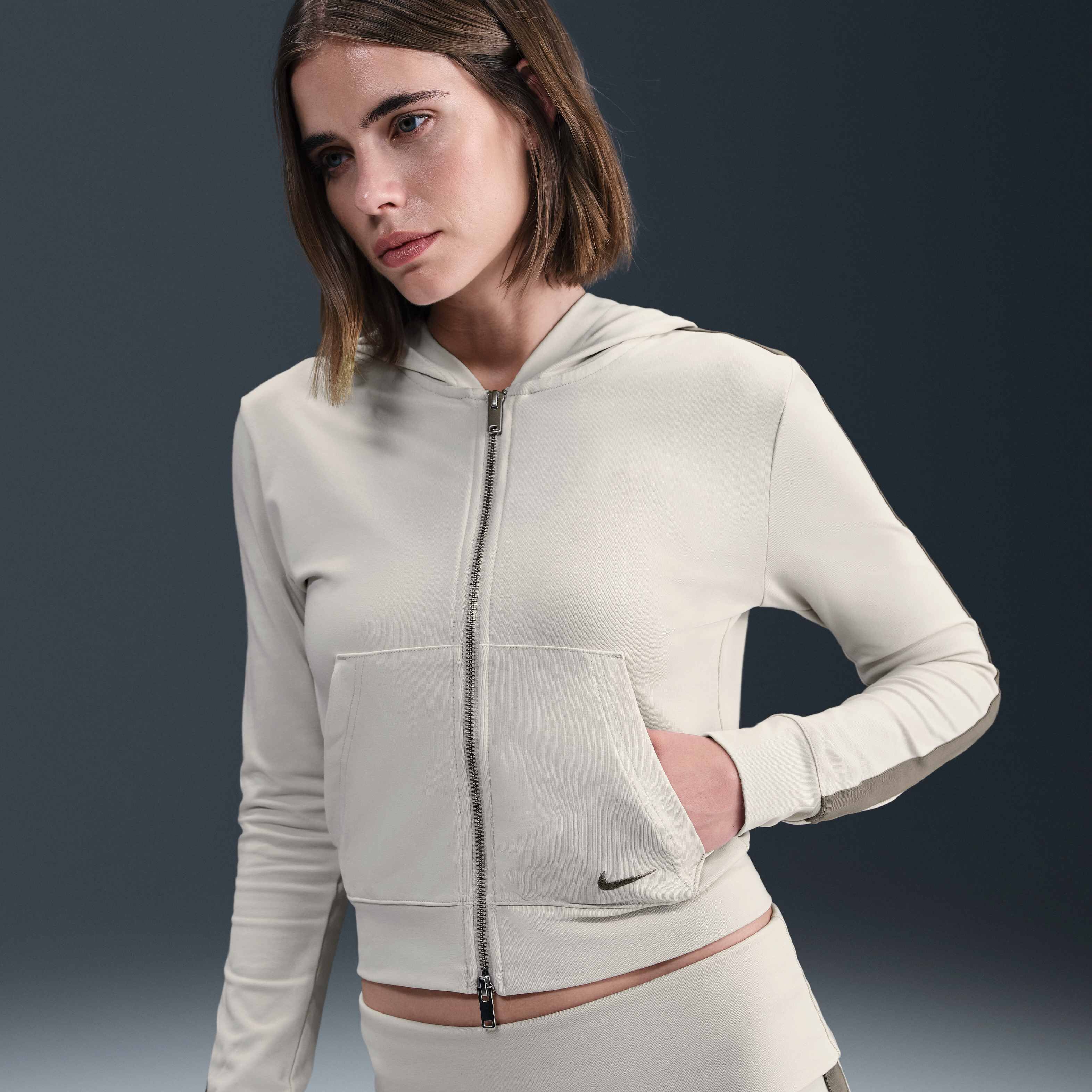 نايكي سبورتسوير image number 0