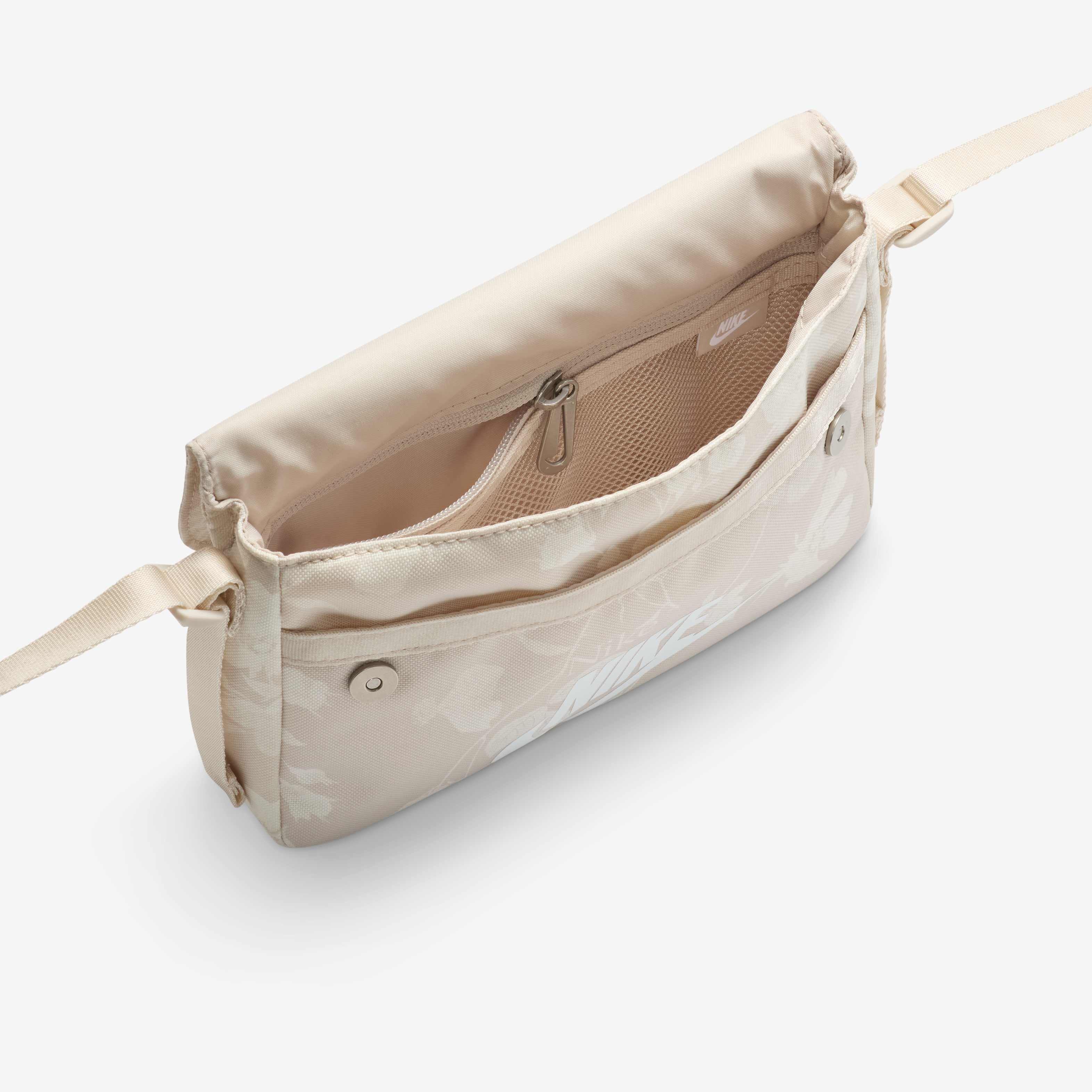 Nike Sportswear Futura image number 3