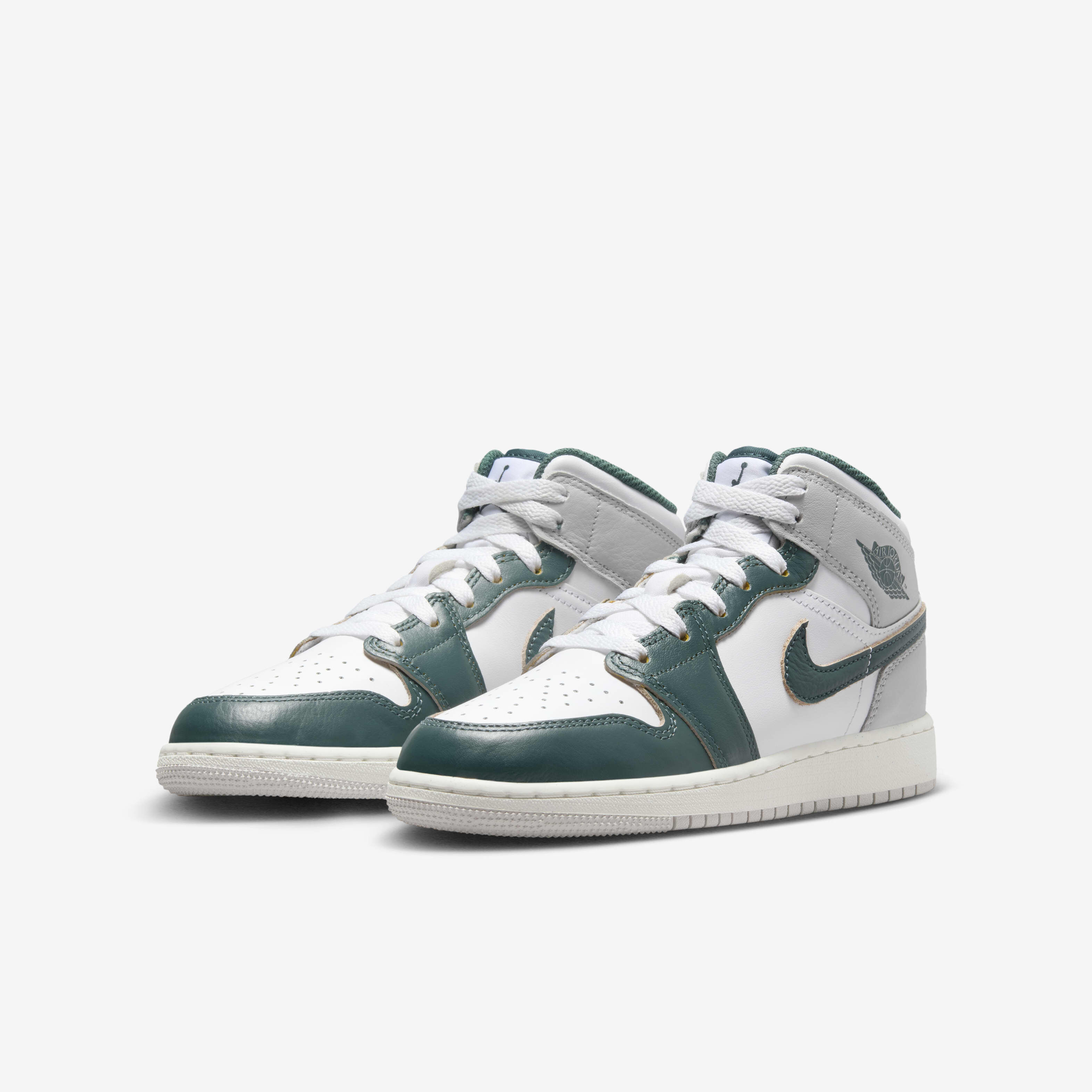 Buy Air Jordan 1 Mid SE Older Kids' Shoes - White/Sail/Neutral  Grey/Oxidised Green | Nike Saudi Official