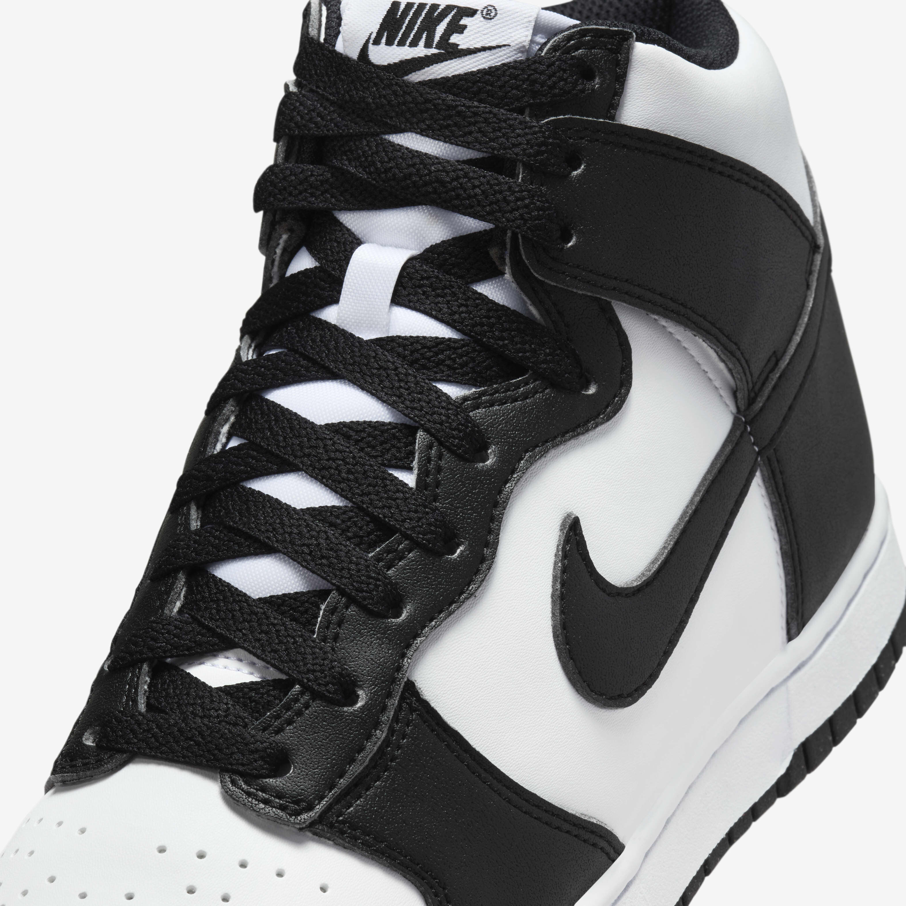 靴 Nike Women's Dunk High \"Black and White\" Nike Dunk High Women's Shoes. Nike CA