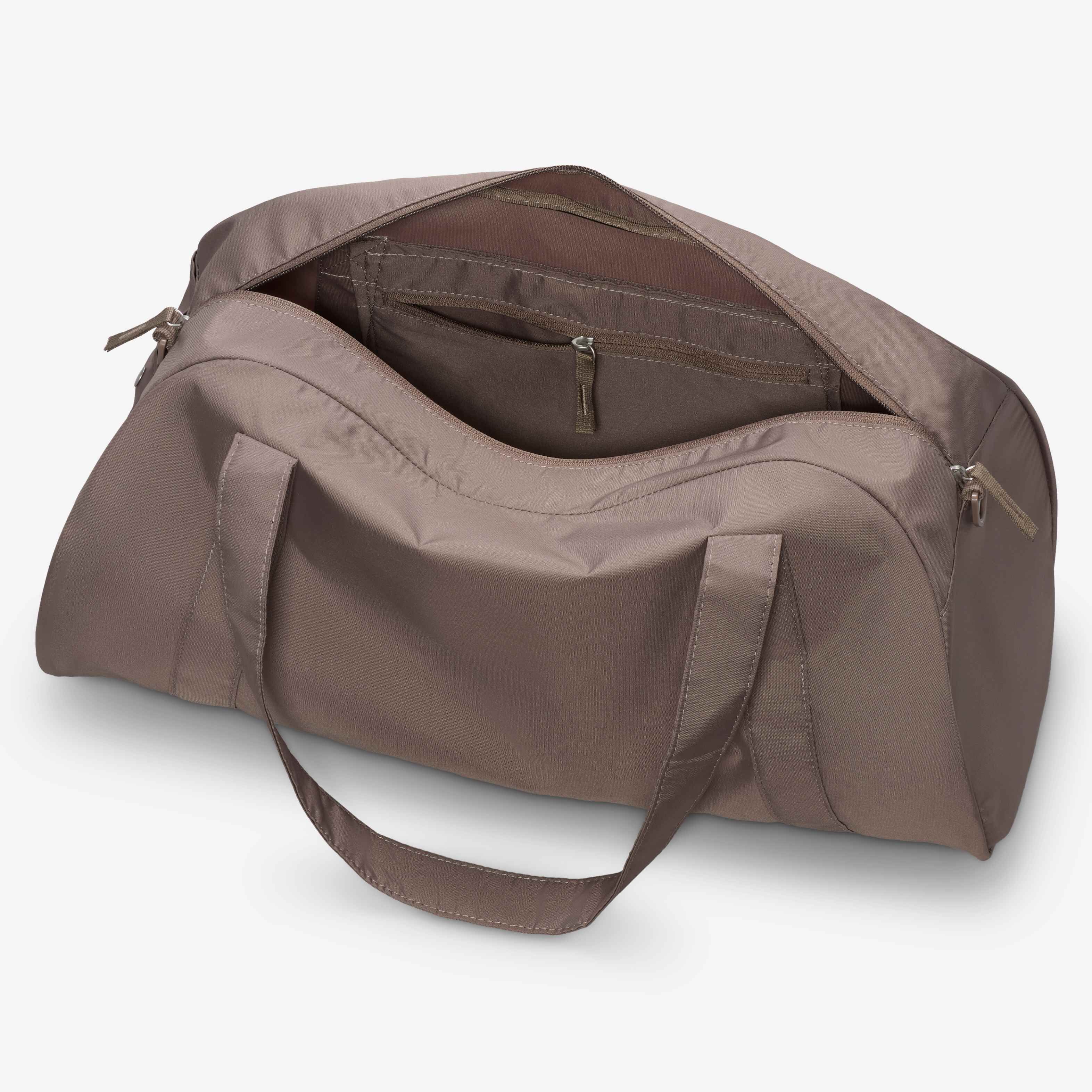 نايكي جيم كلوب image number 4