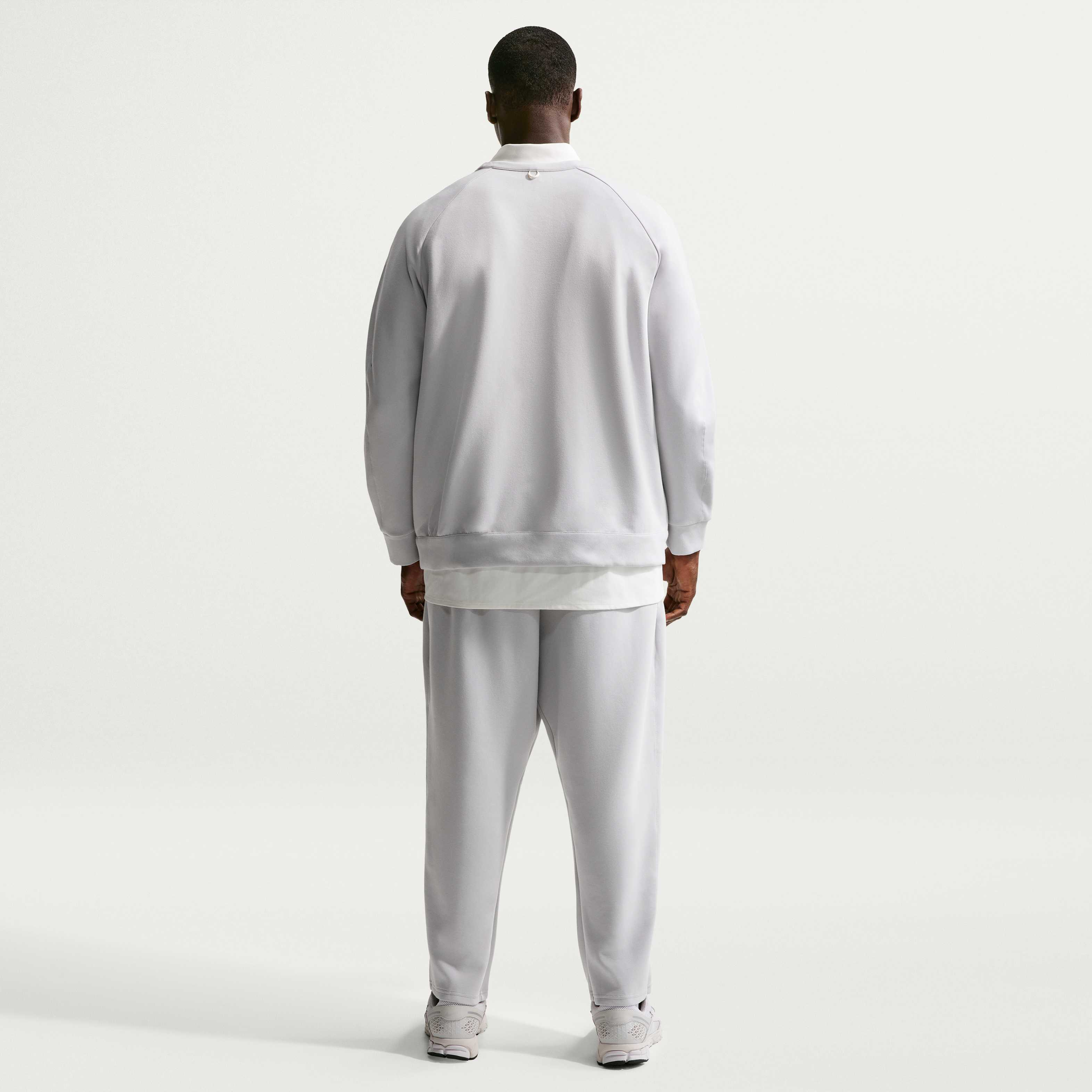 نايكي 24.7 امبوسبلي سوفت image number 11