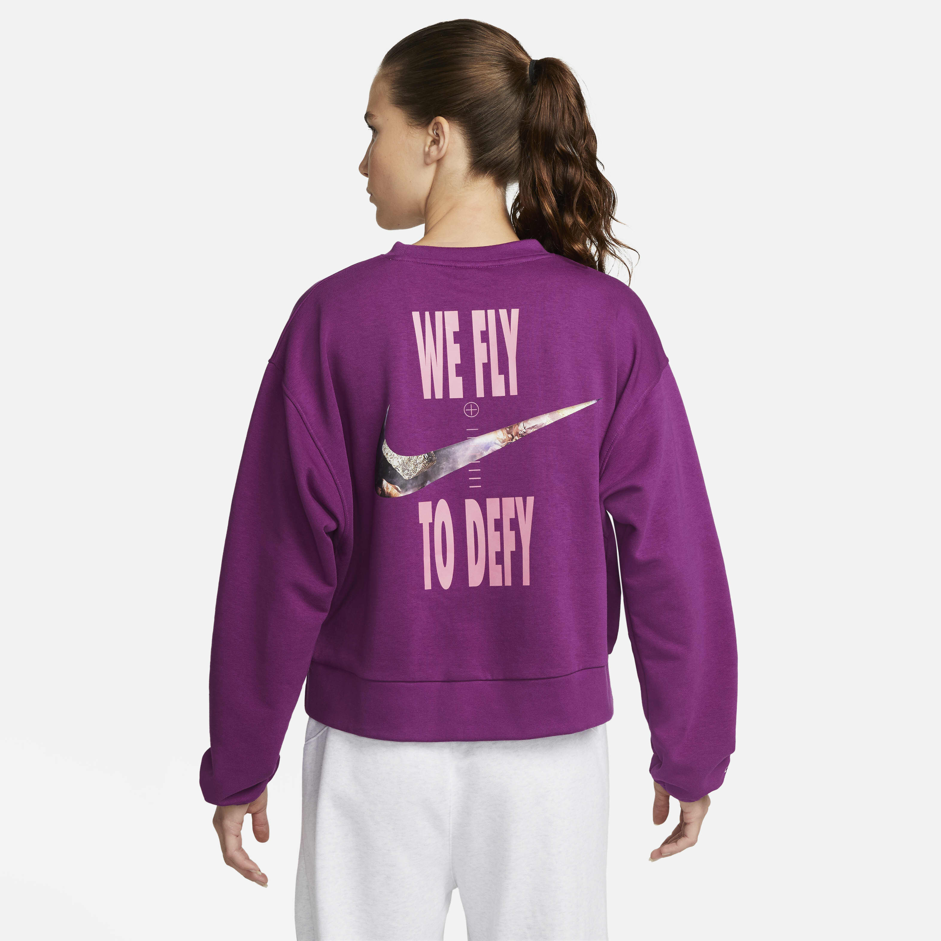 Buy Nike Dri FIT Swoosh Fly Standard Issue Women s Basketball Crew Neck Sweatshirt Nike Saudi Official