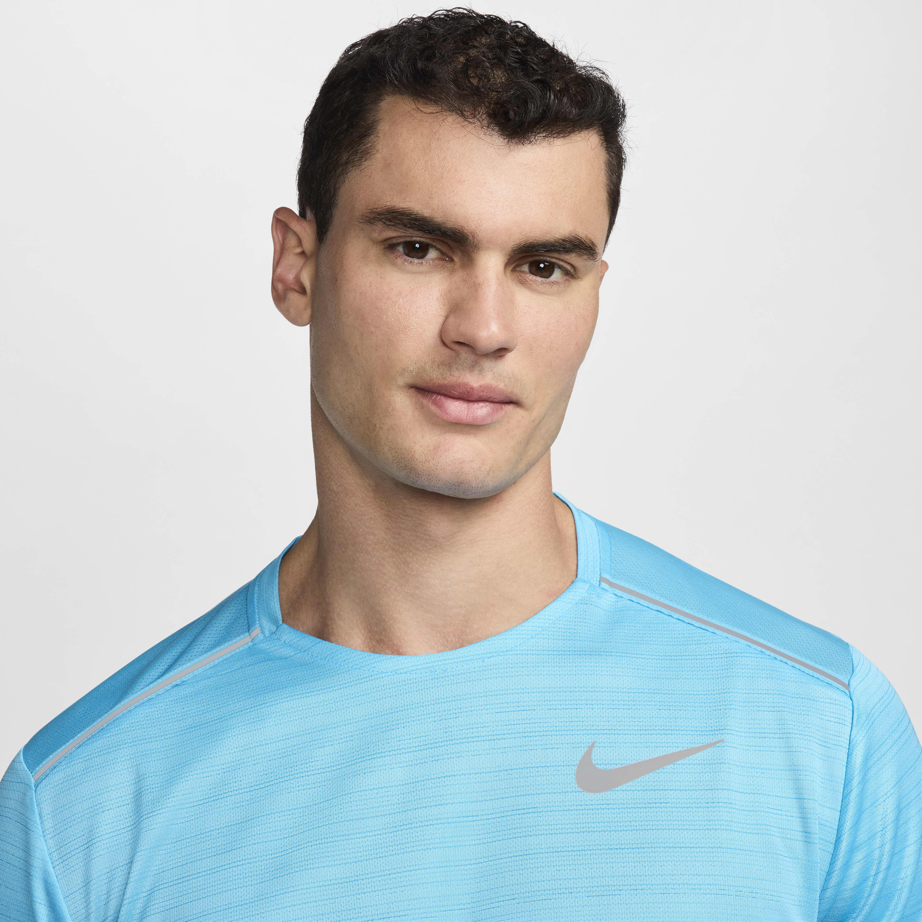 نايكي ميلر image number 2