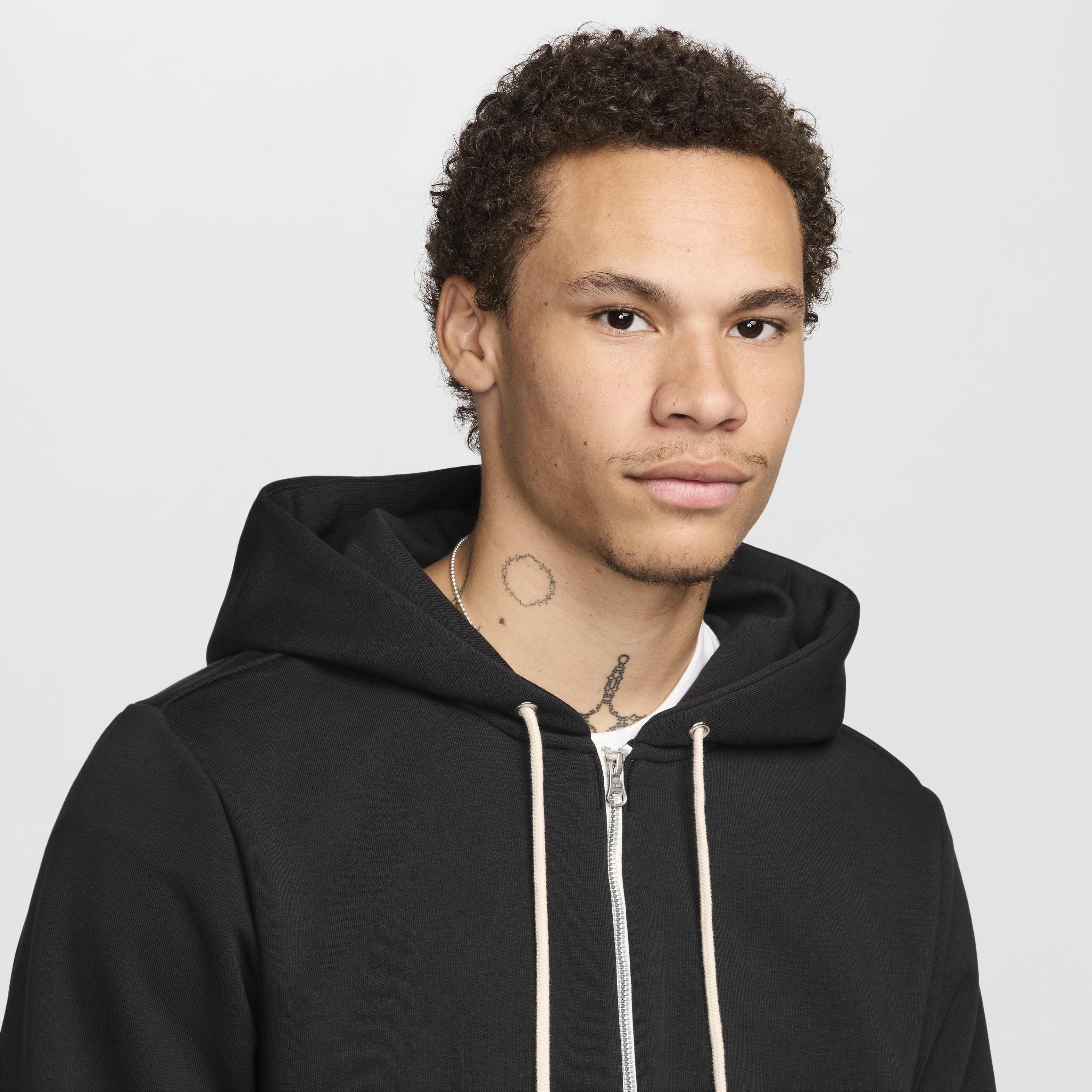 Nike Standard Issue image number 2