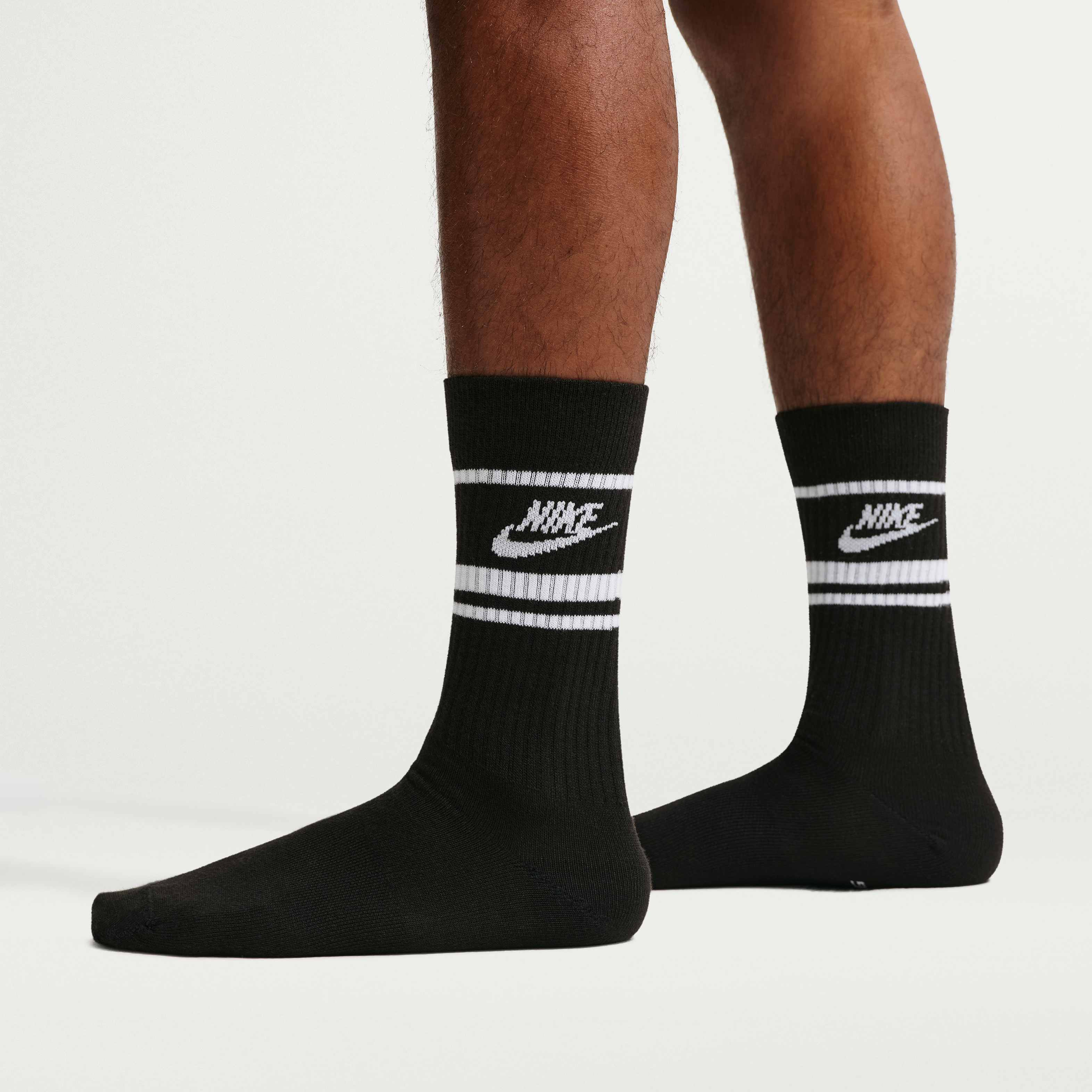 Nike Sportswear Dri-FIT Everyday Essential image number 2