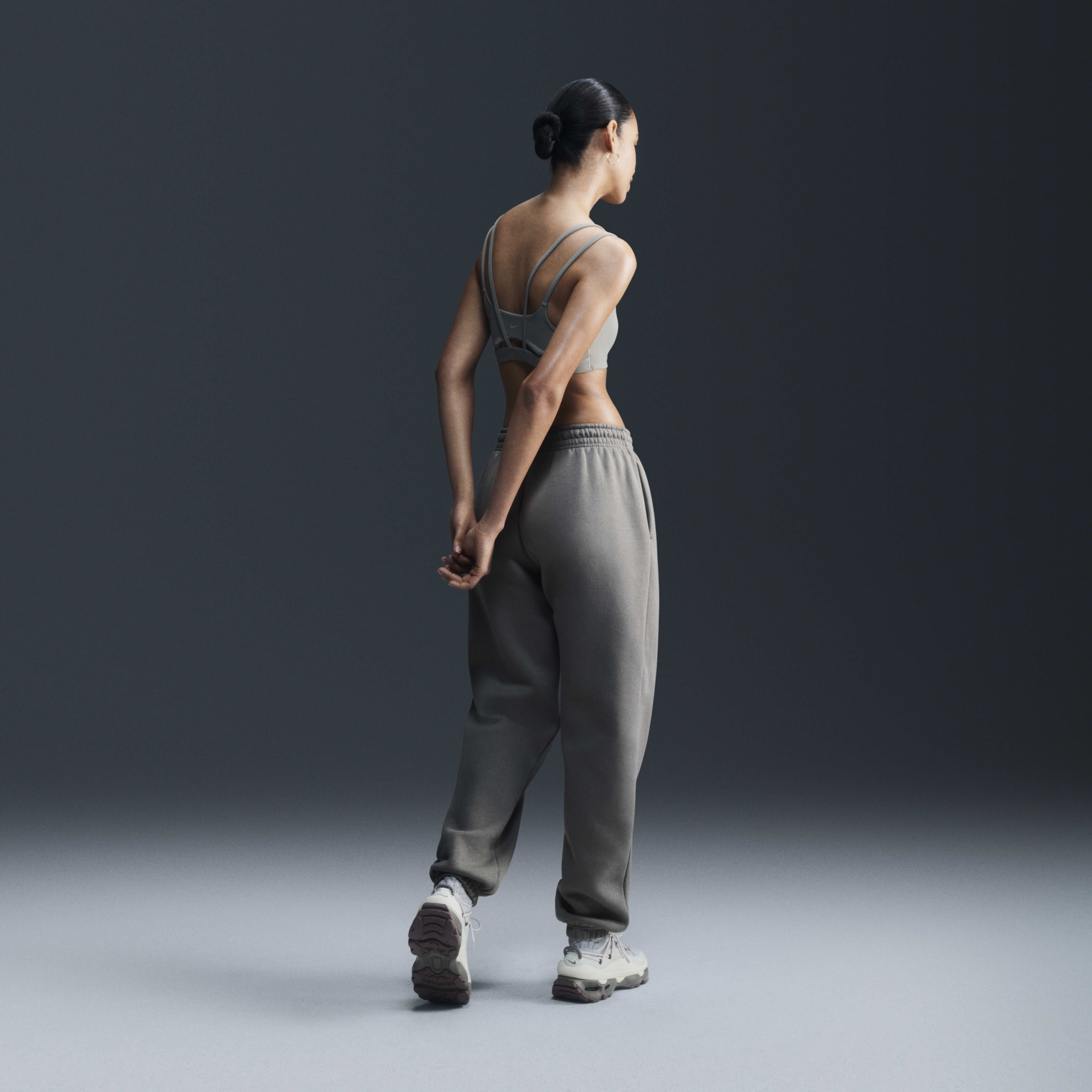 公式サイト - ハイブランドの新作が続々登場 Women's Strappy Zenvy Nike Buy Light-Support Sports Padded スノーボード