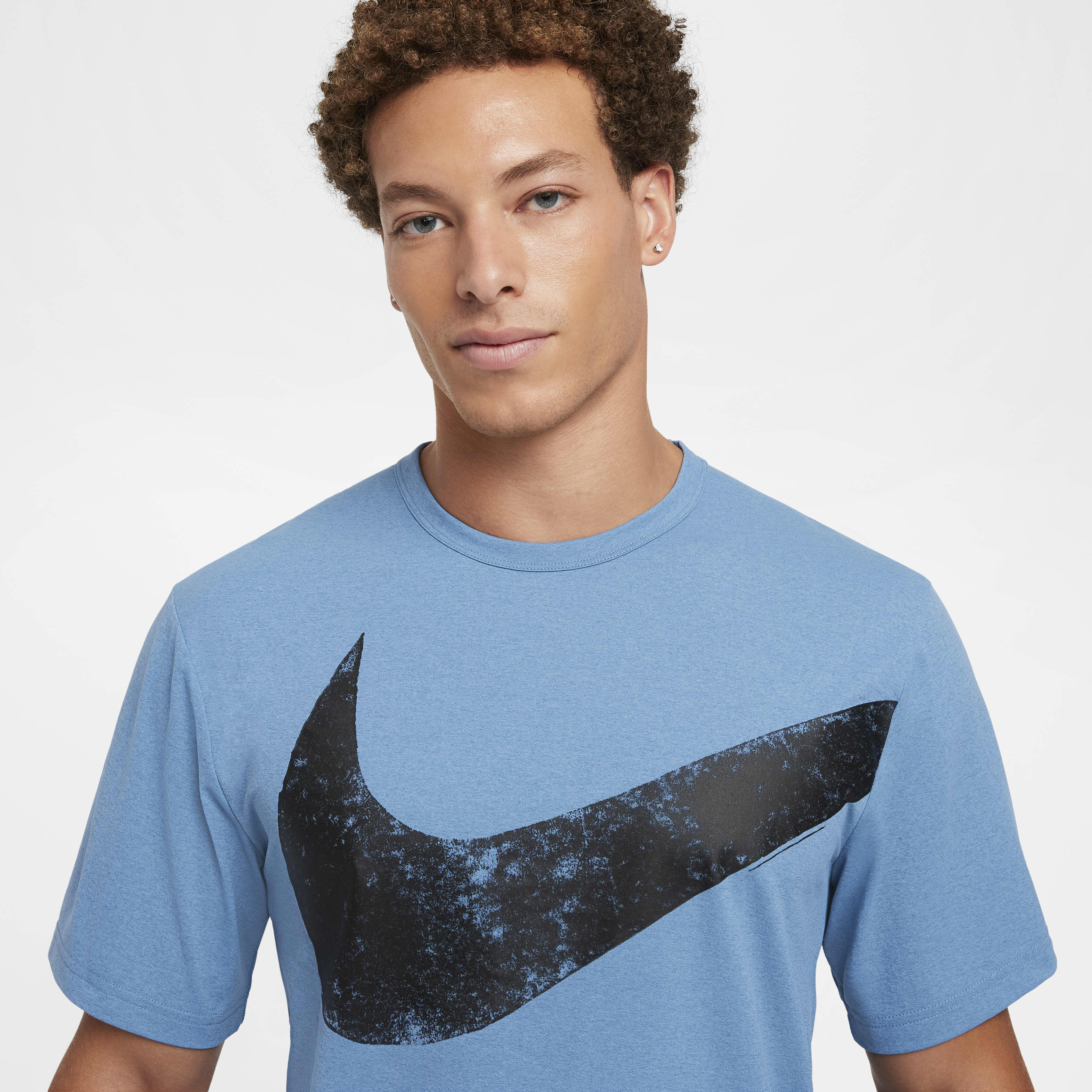 Nike Hyverse Swoosh image number 2