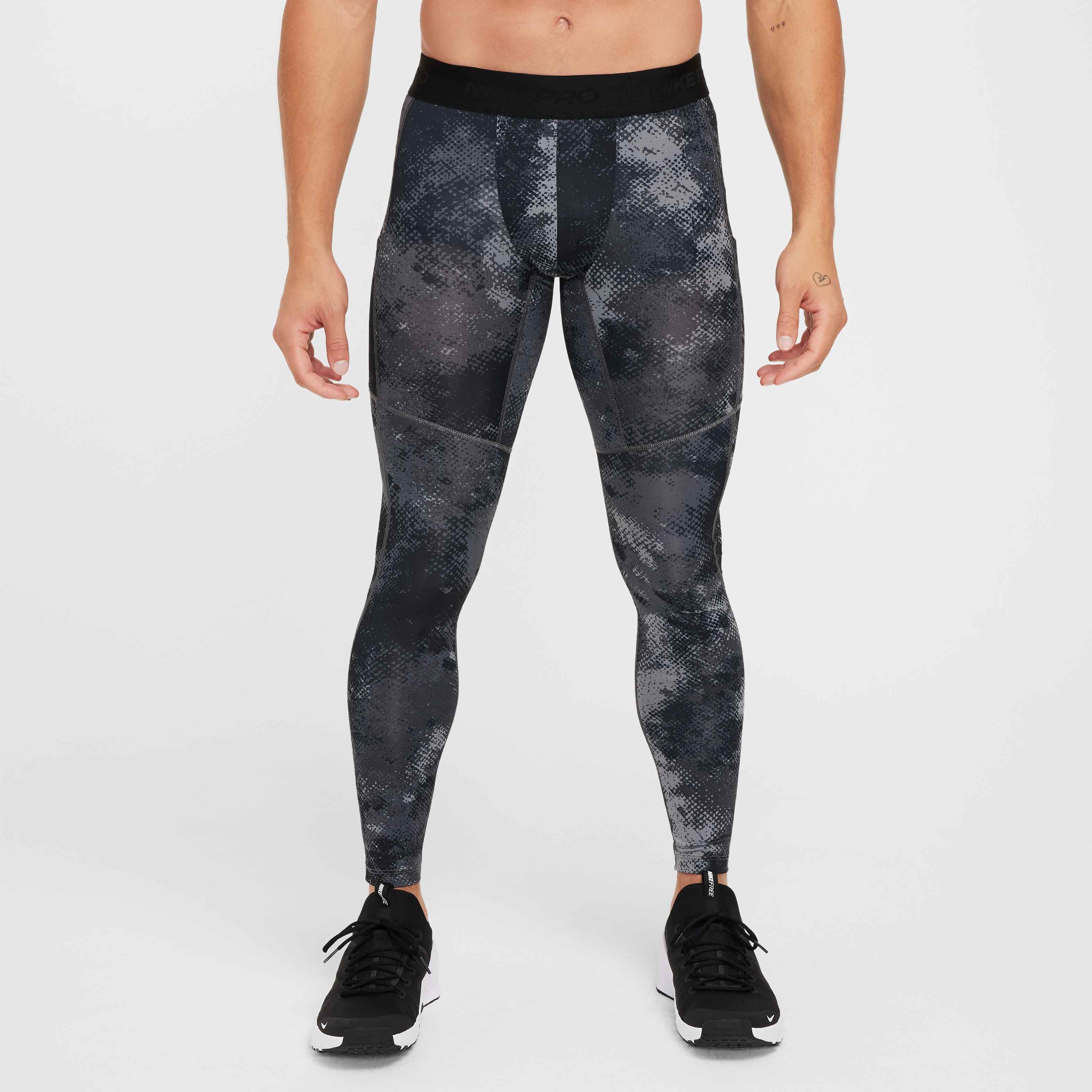 Nike Pro Camo image number 0