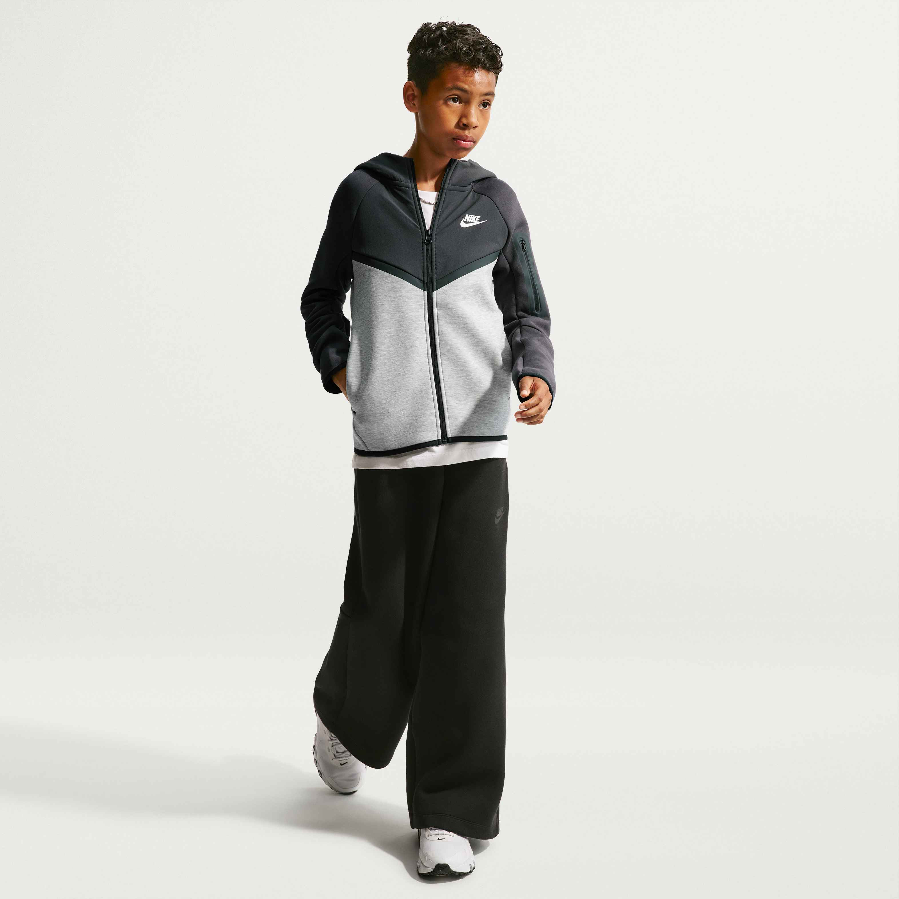 Nike Sportswear Tech Fleece image number 3