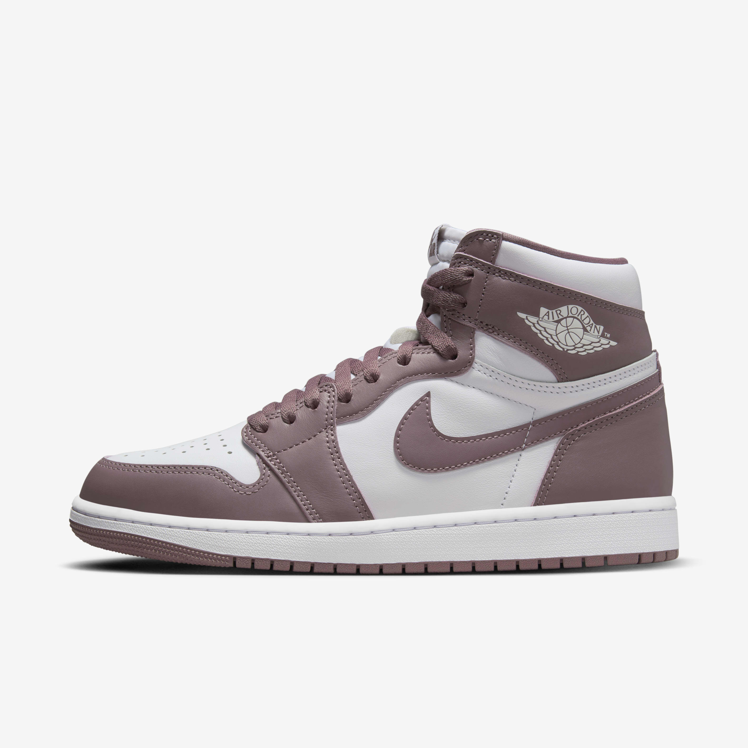 Buy Air Jordan 1 Retro High OG Men s Shoes Nike Saudi Official