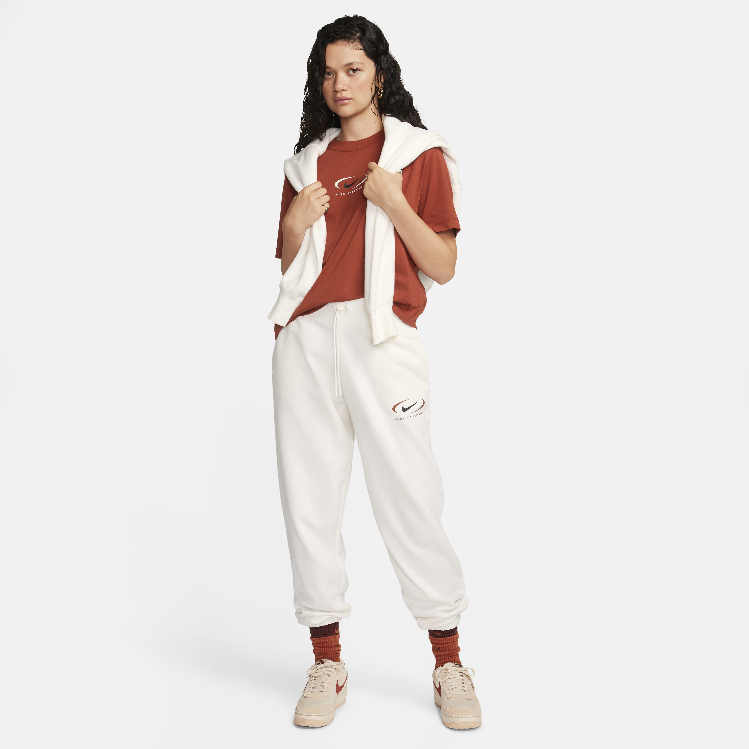 نايكي سبورتسوير image number 4