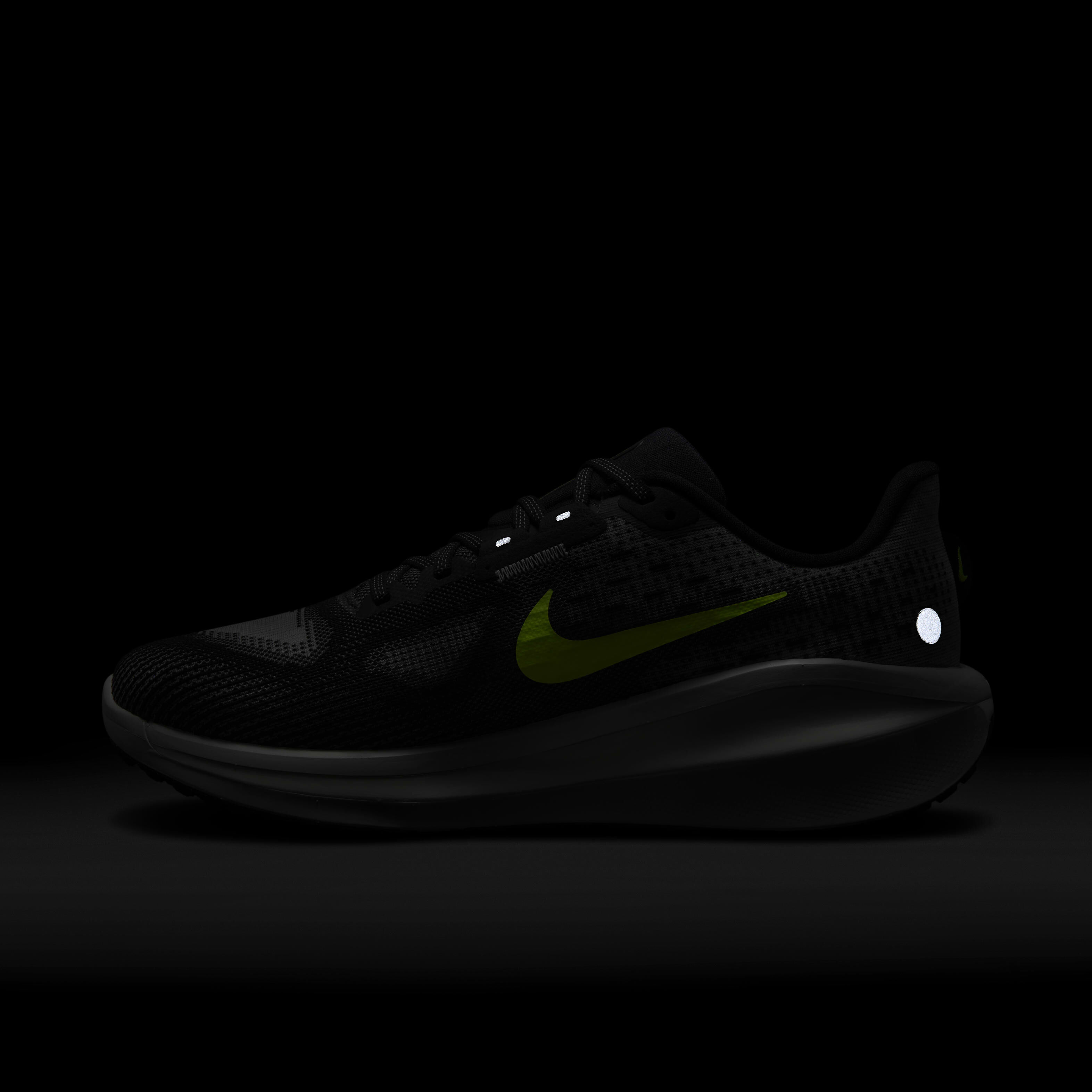 Buy Nike Vomero 17 Men s Road Running Shoes Nike Saudi Official