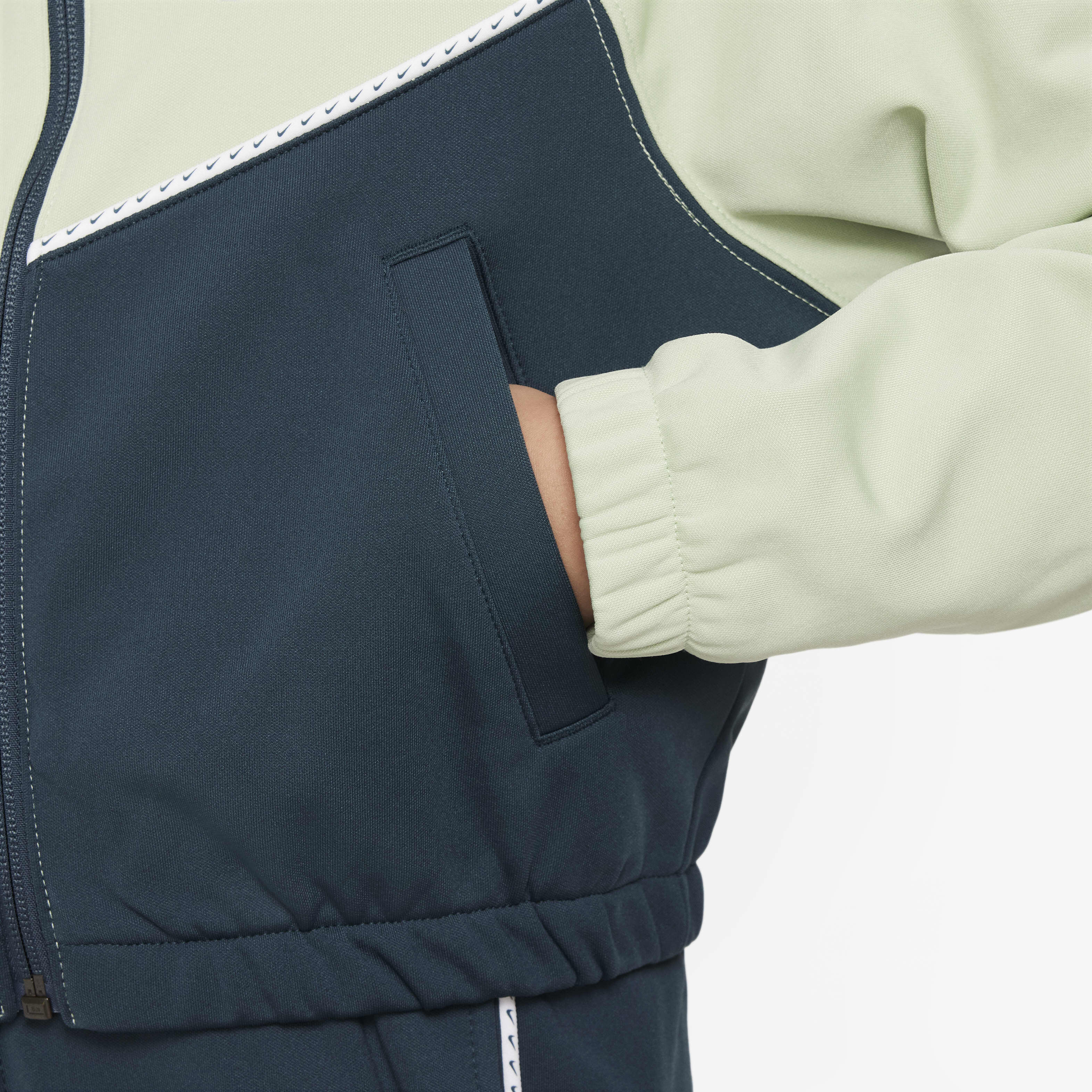 نايكي سبورتسوير image number 4