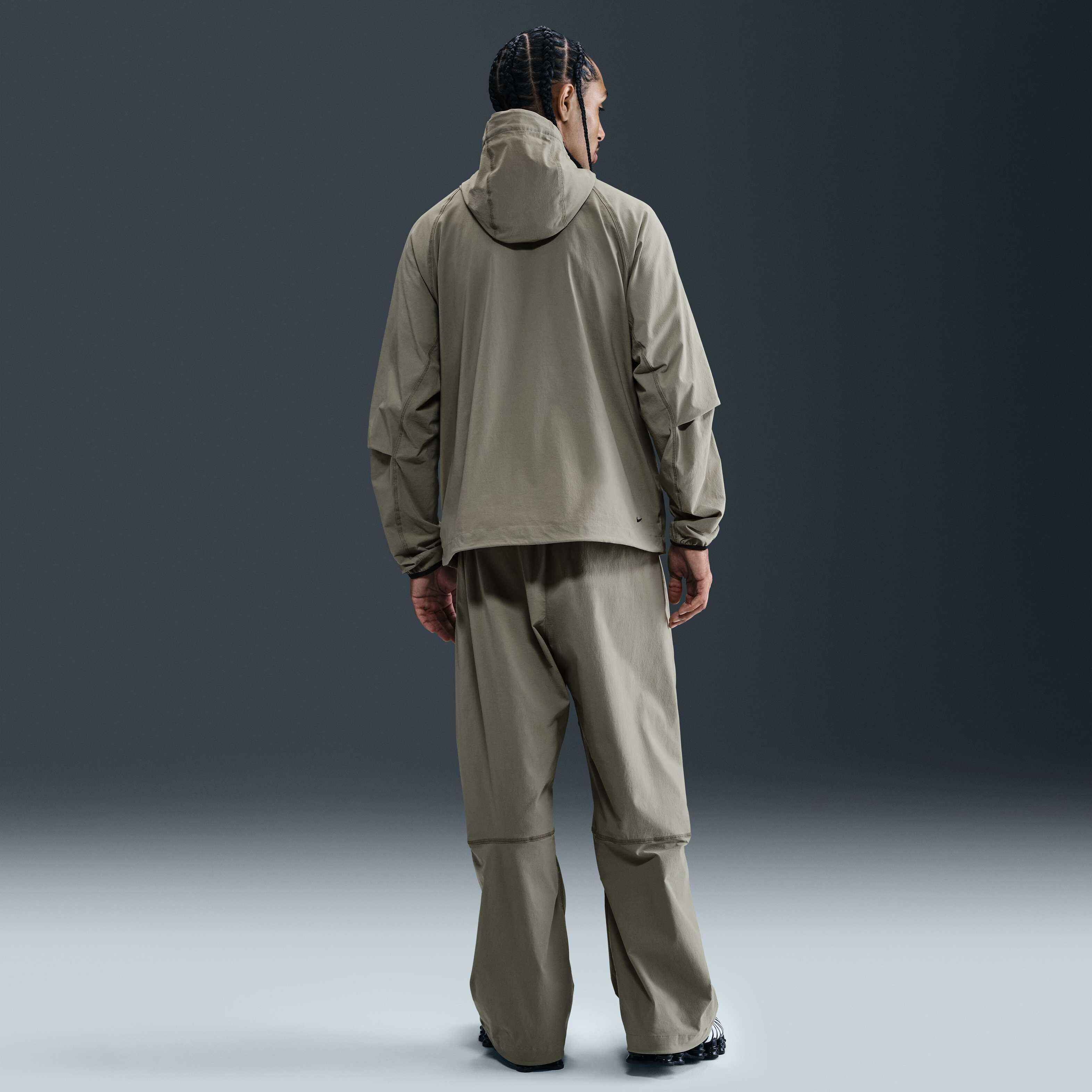 نايكي تك ويندرانر image number 4