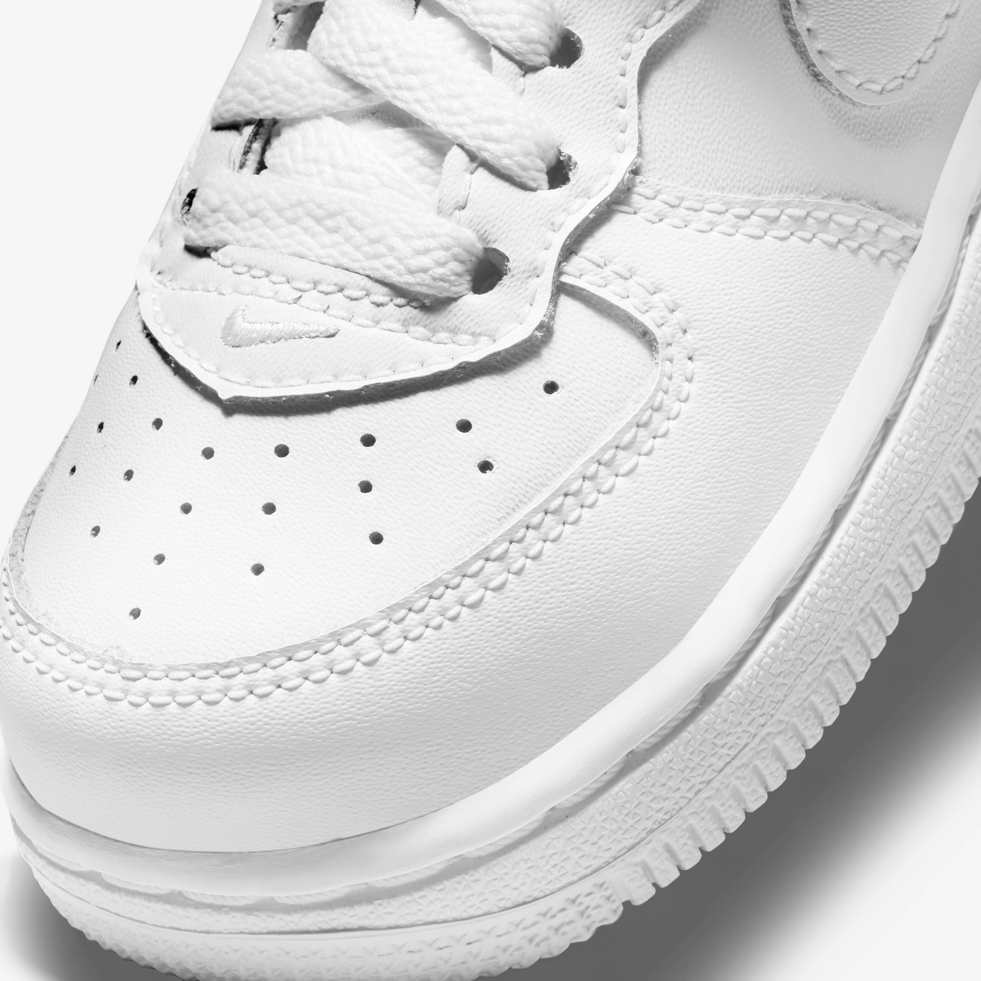 Nike Force 1 Mid LE image number 6