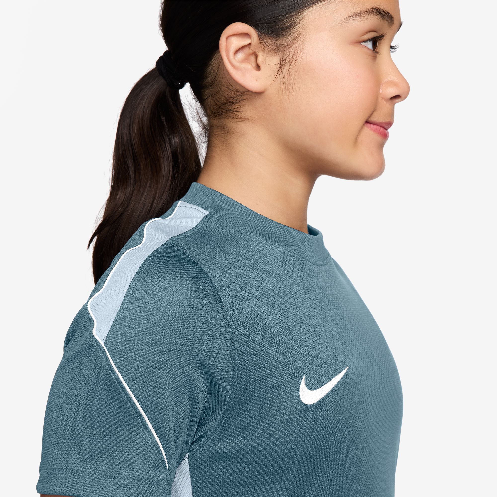 Nike Strike image number 2