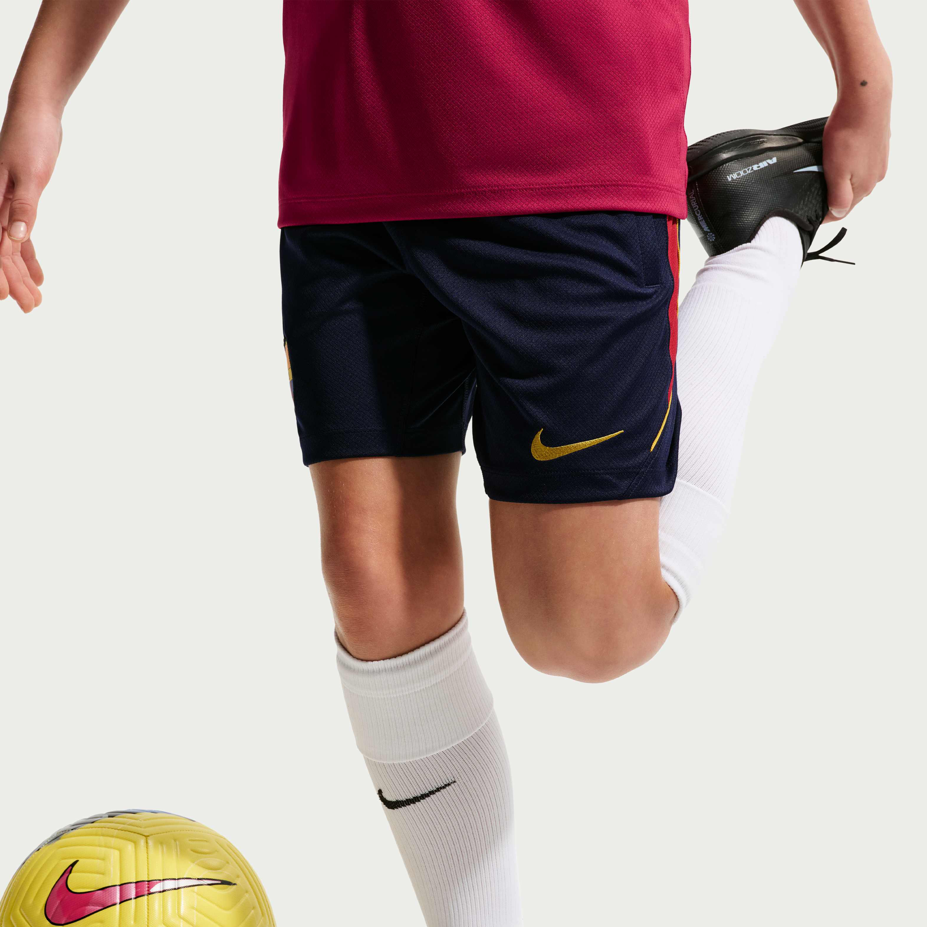 برشلونة سترايك image number 4