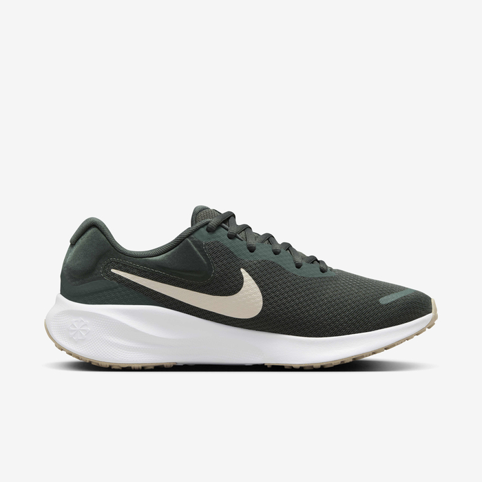 Nike Revolution 7 image number 2 Nike Revolution 7 image number 2