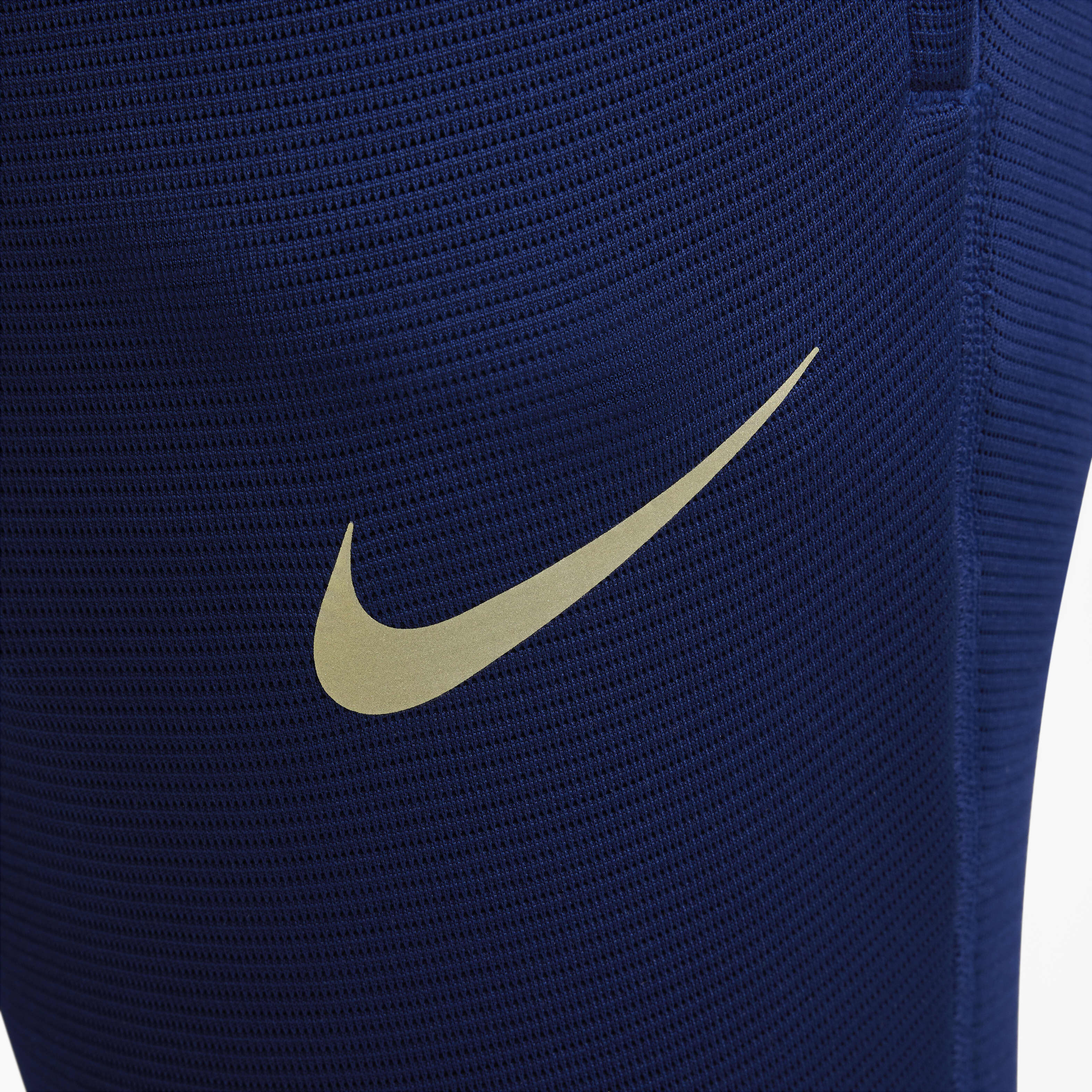 Nike Strike Elite image number 4