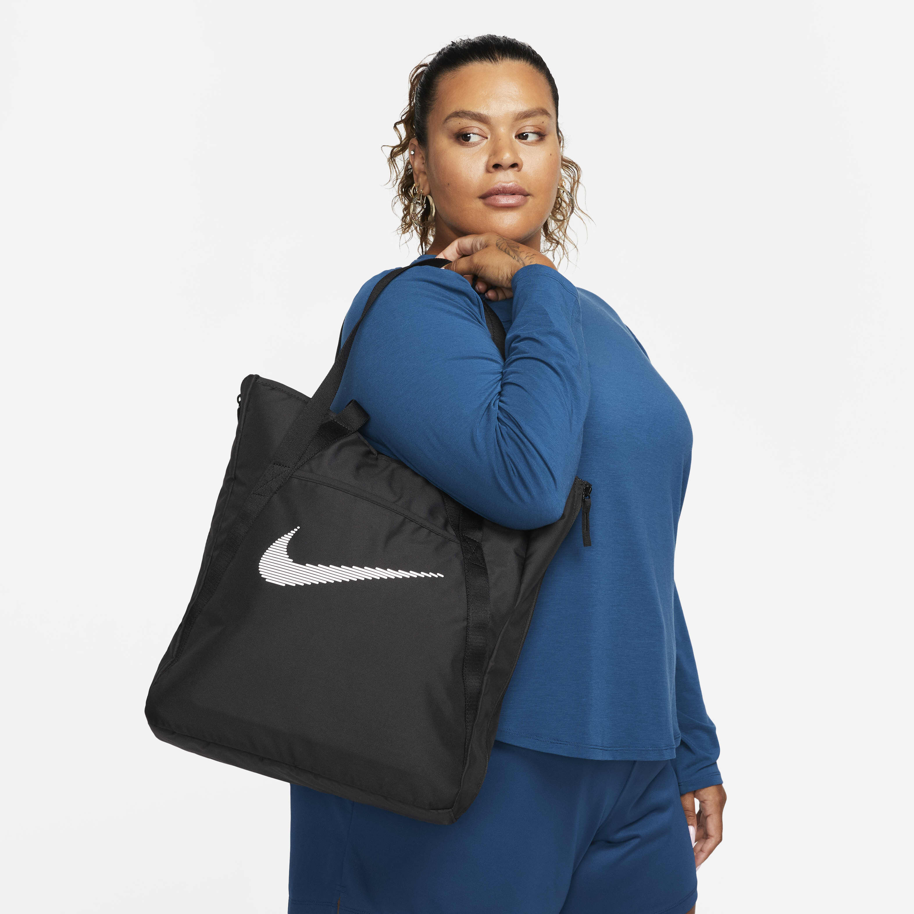 Tote Nike Saudi