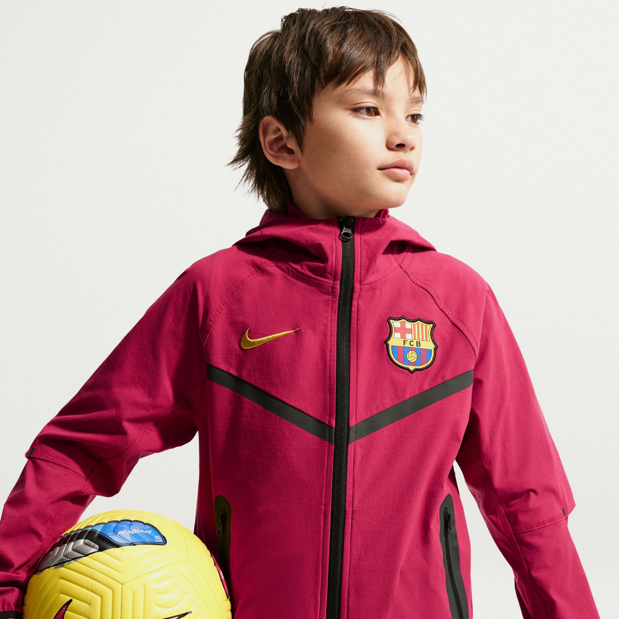 برشلونة تك image number 2