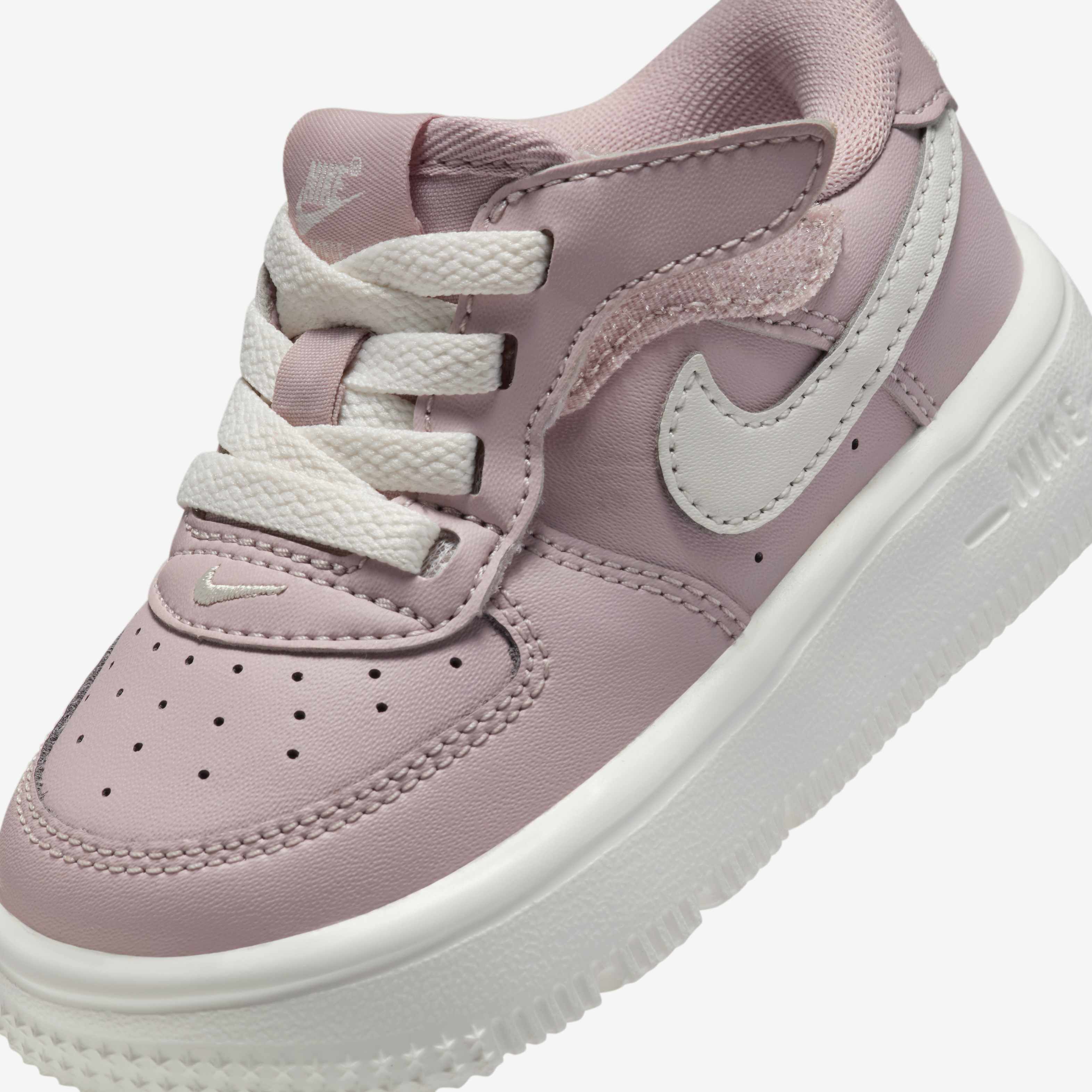 Nike Force 1 Low EasyOn image number 6
