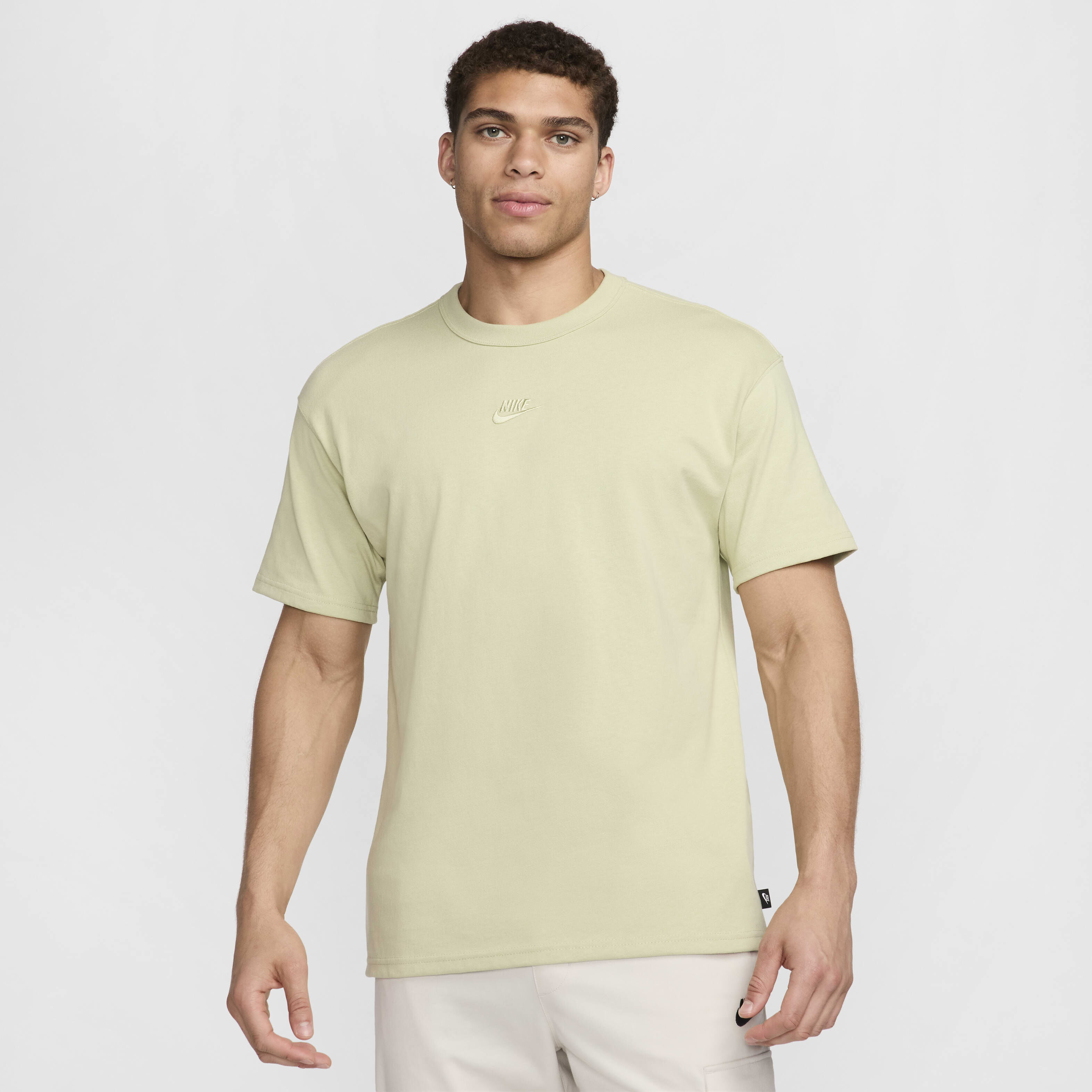 Nike t shirt loose fit deals